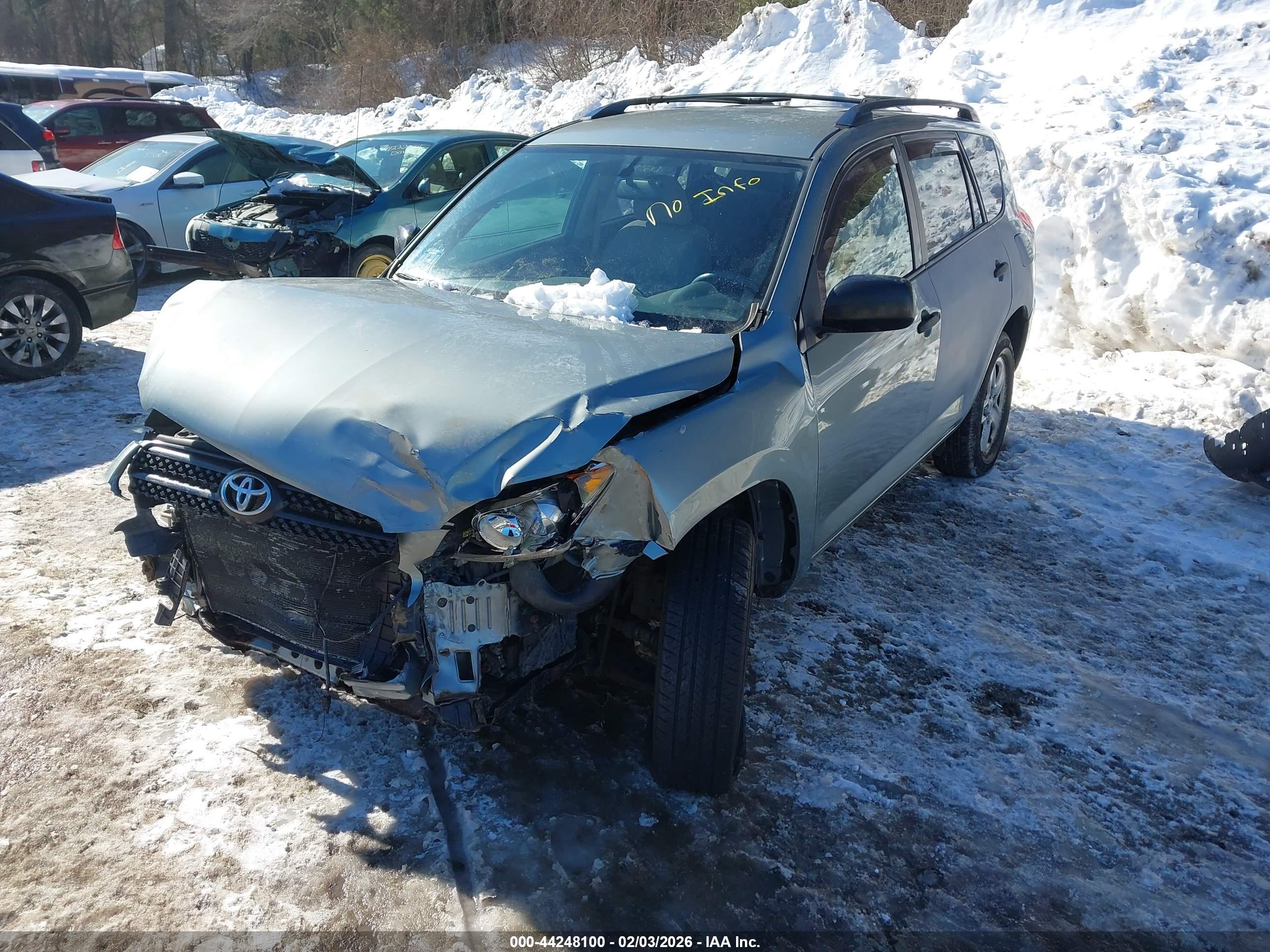 TOYOTA RAV4 image 2