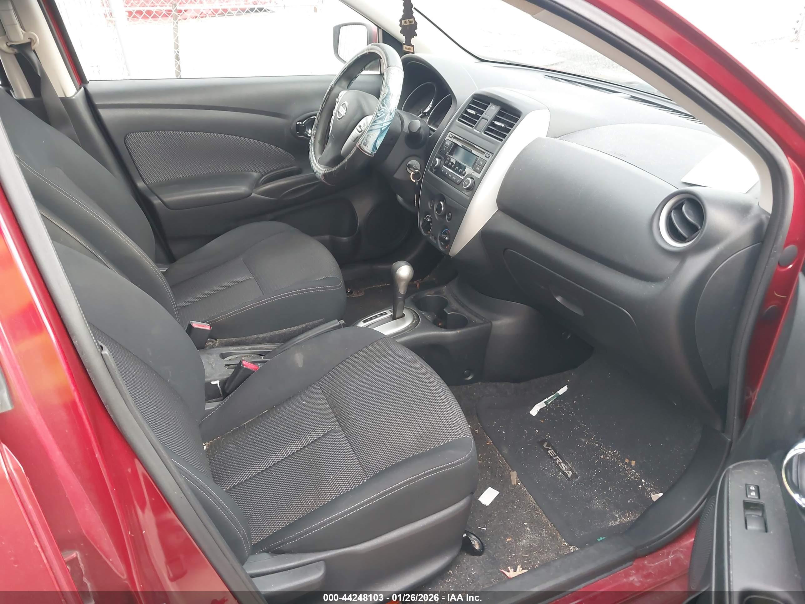NISSAN VERSA image 5