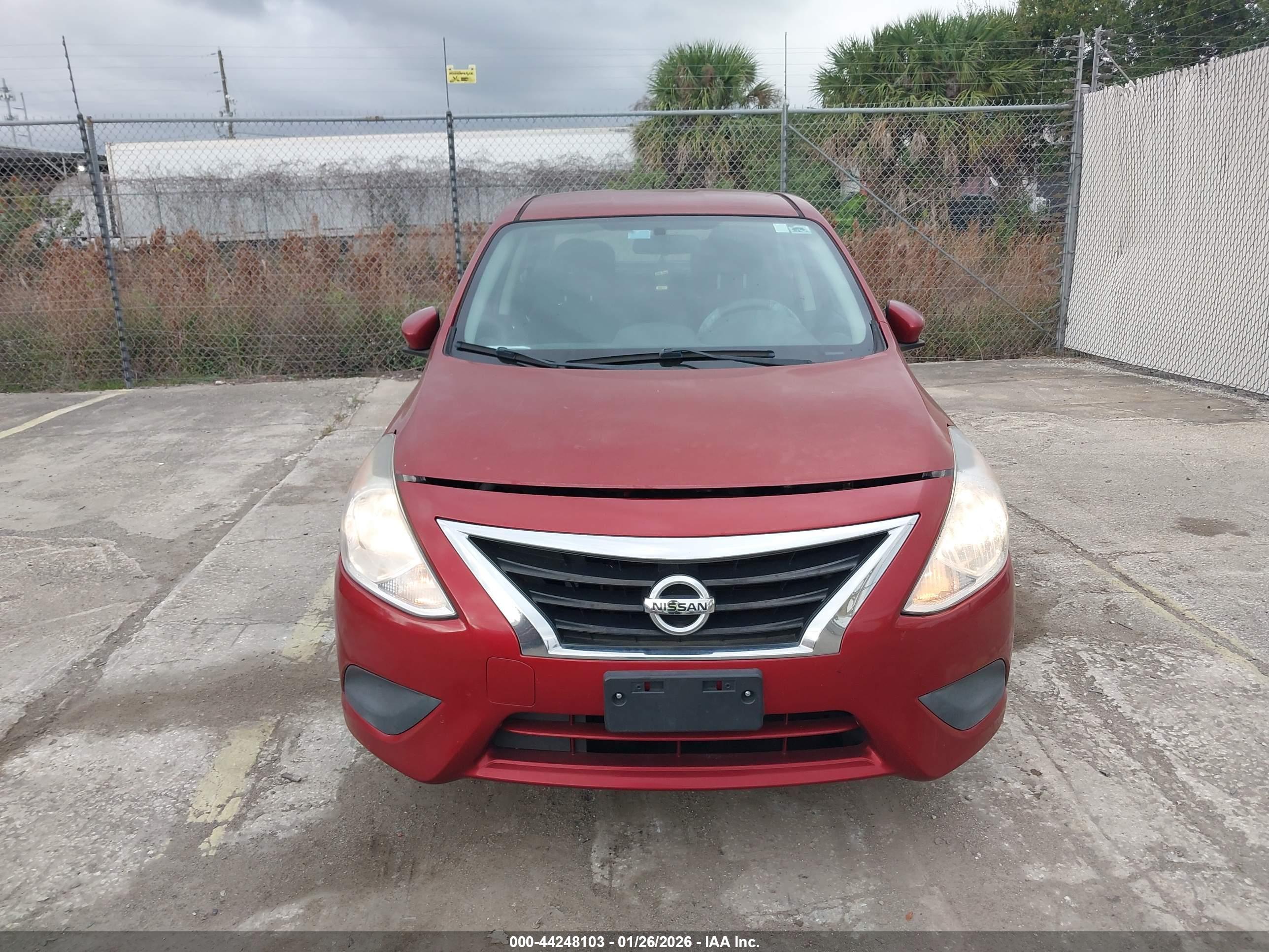 NISSAN VERSA image 6