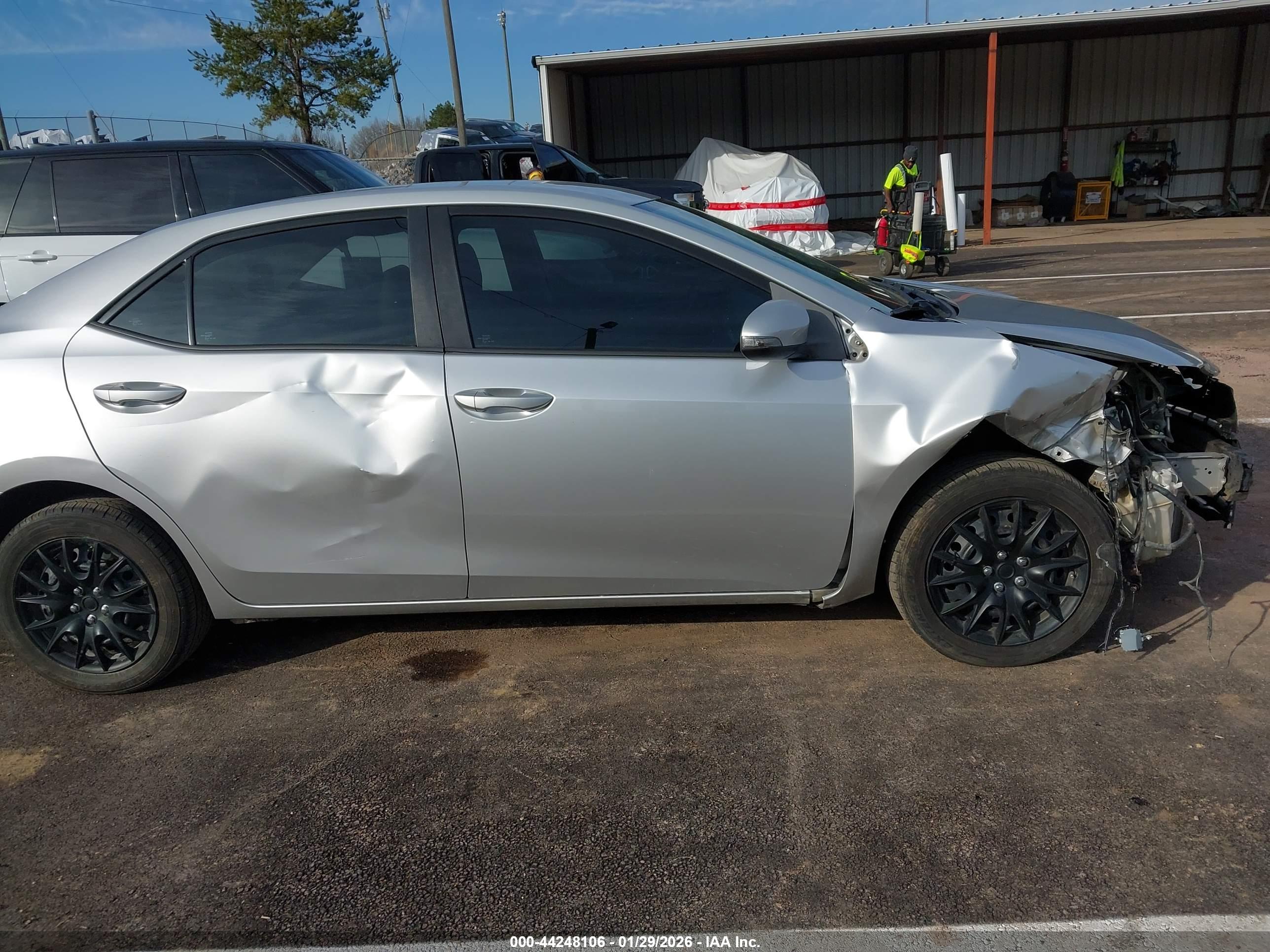 TOYOTA COROLLA image 6