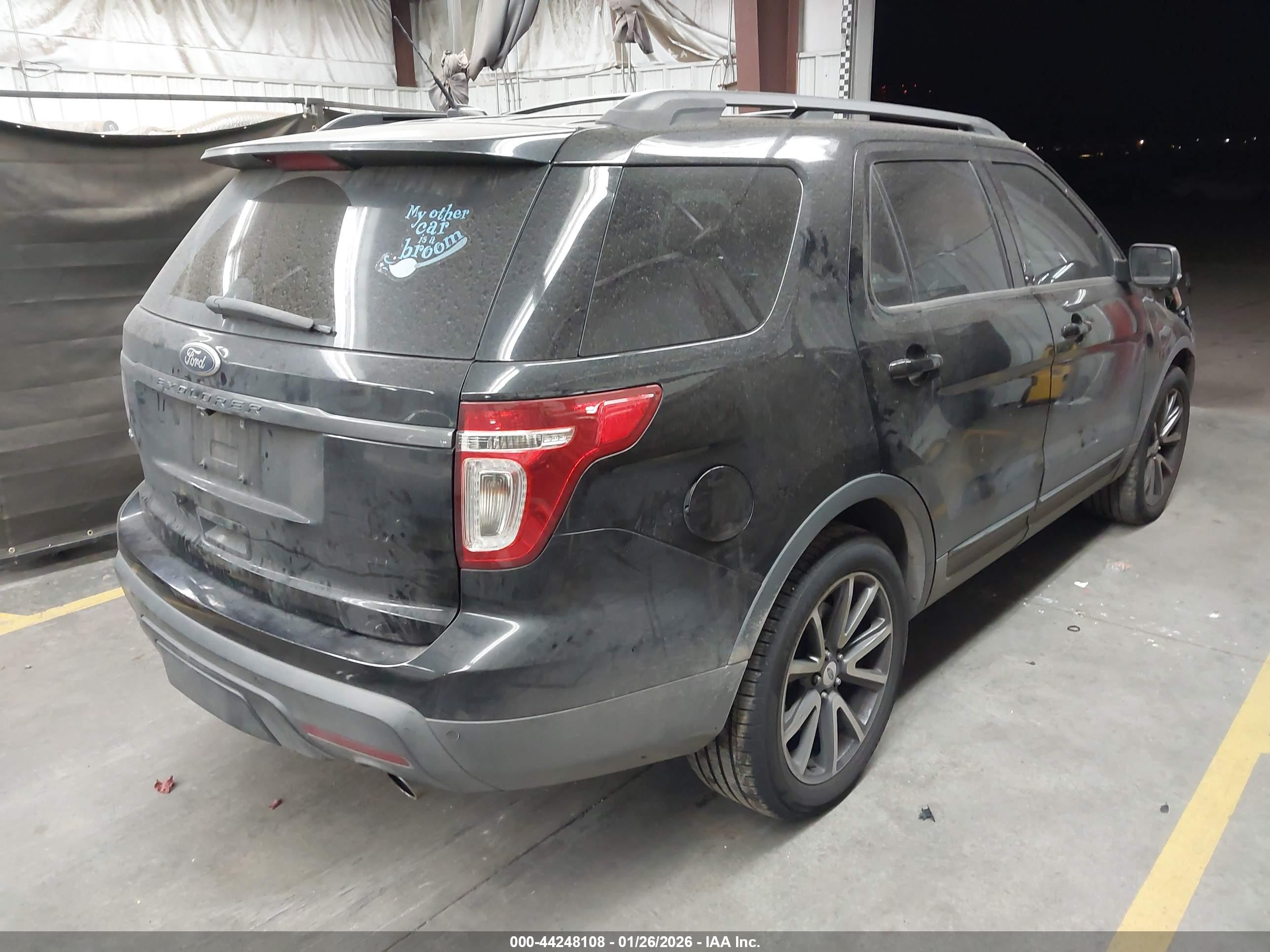 FORD EXPLORER image 4
