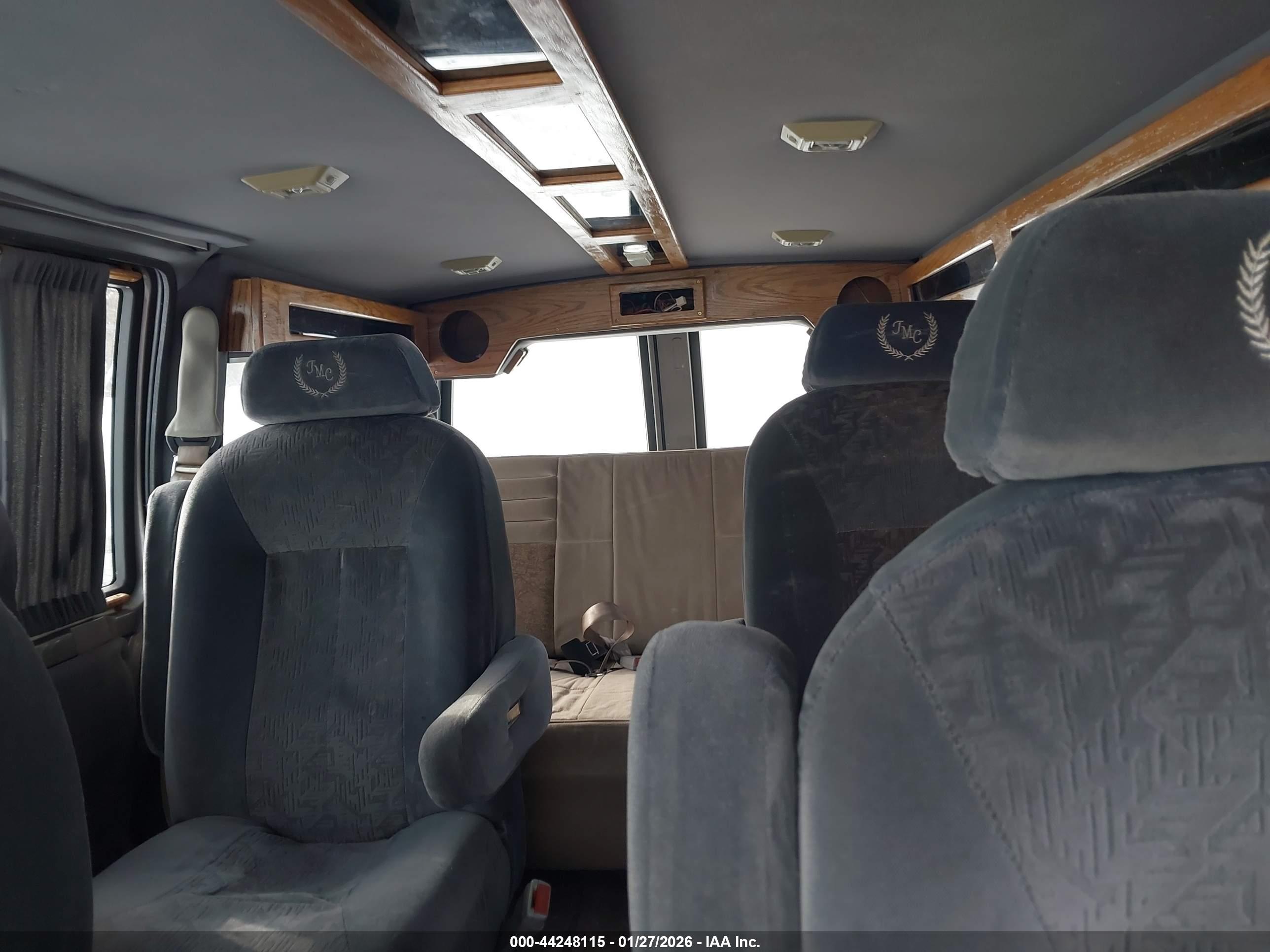 CHEVROLET ASTRO image 8