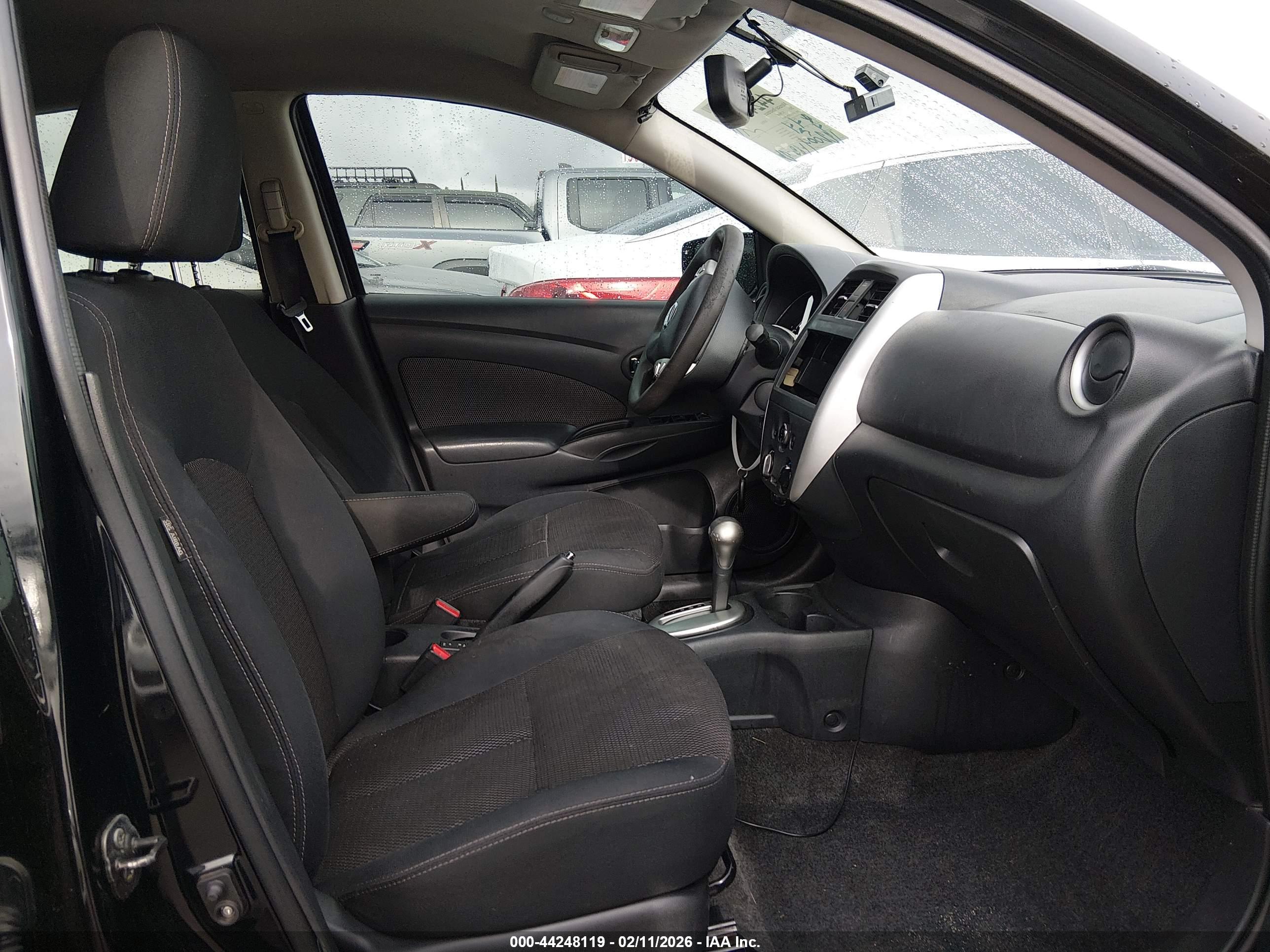 NISSAN VERSA image 5