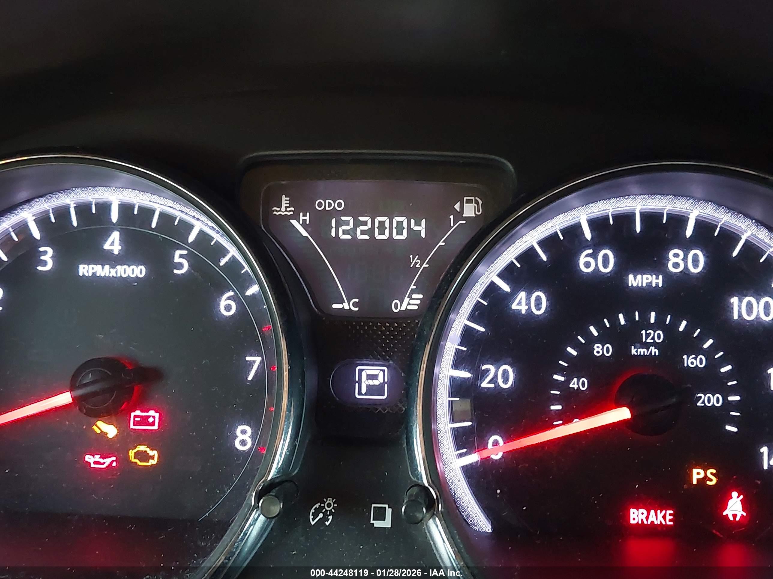 NISSAN VERSA image 7