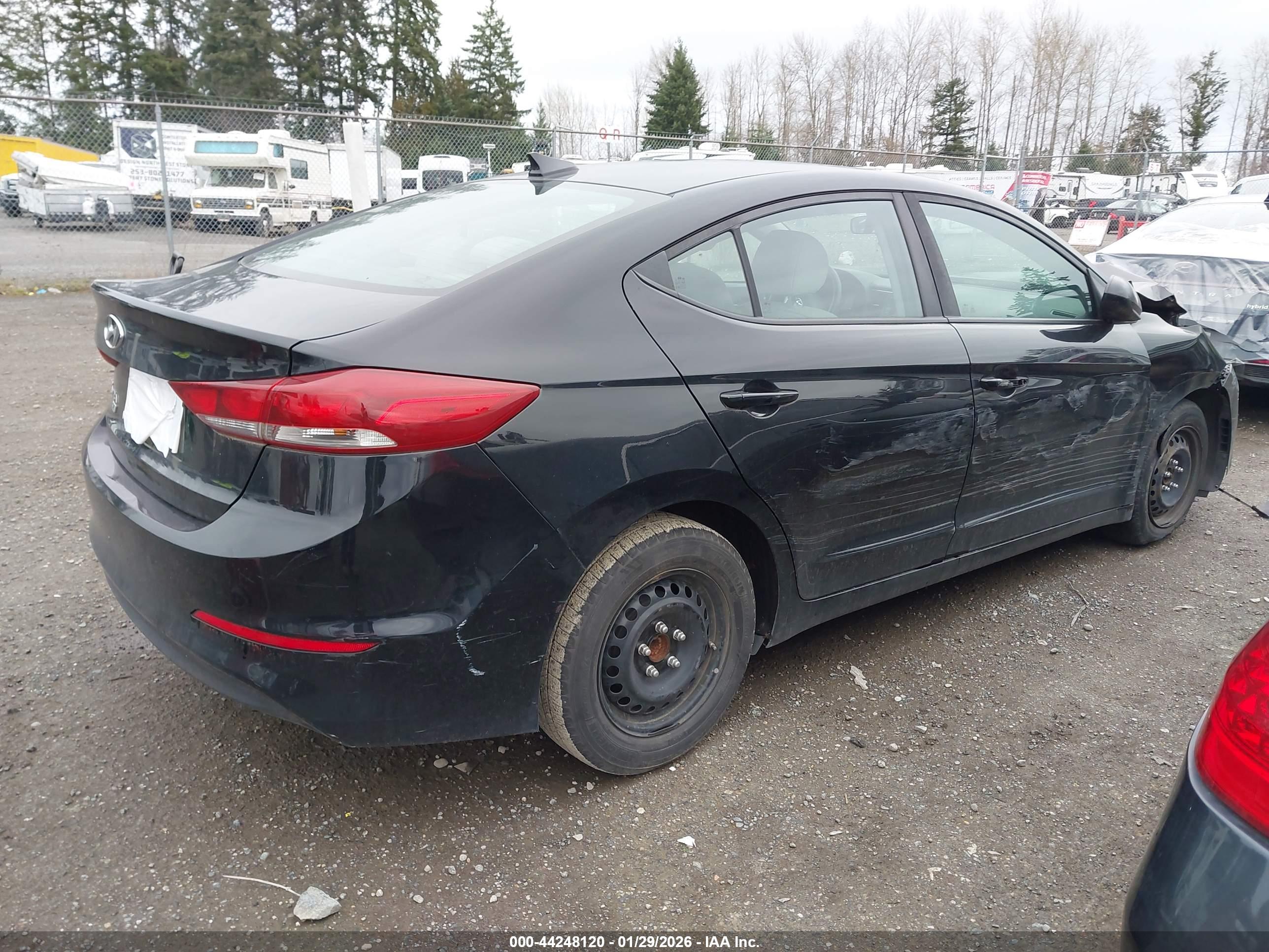 HYUNDAI ELANTRA image 4