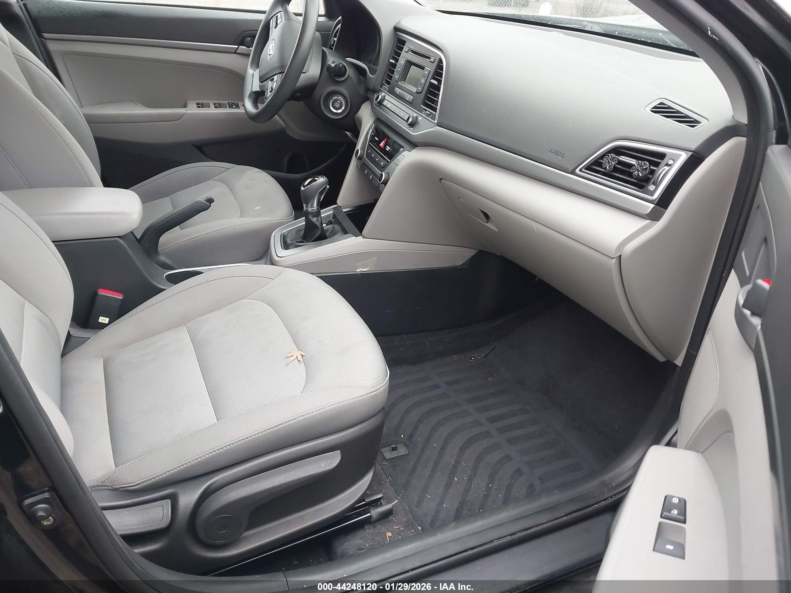 HYUNDAI ELANTRA image 5