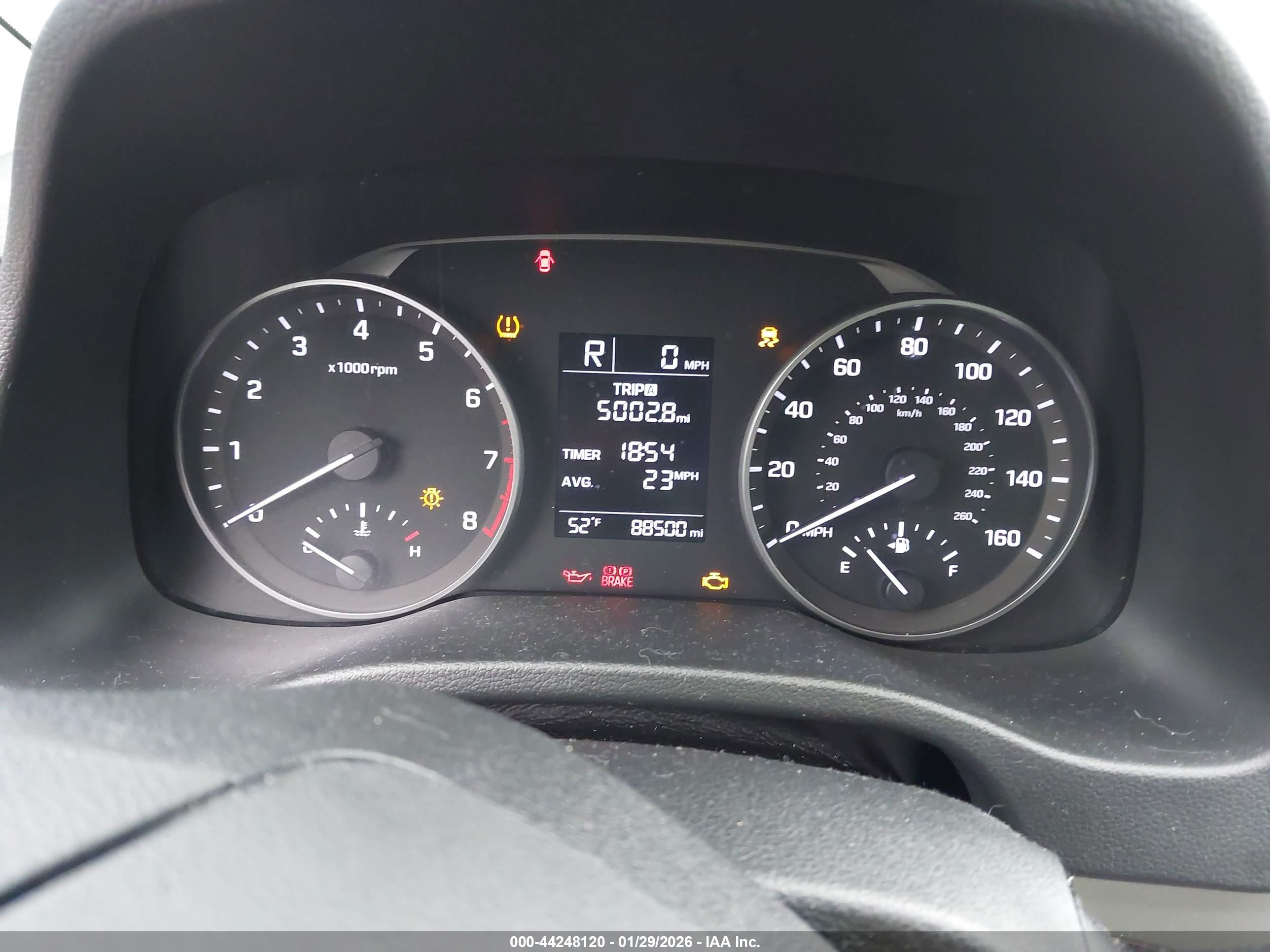 HYUNDAI ELANTRA image 7
