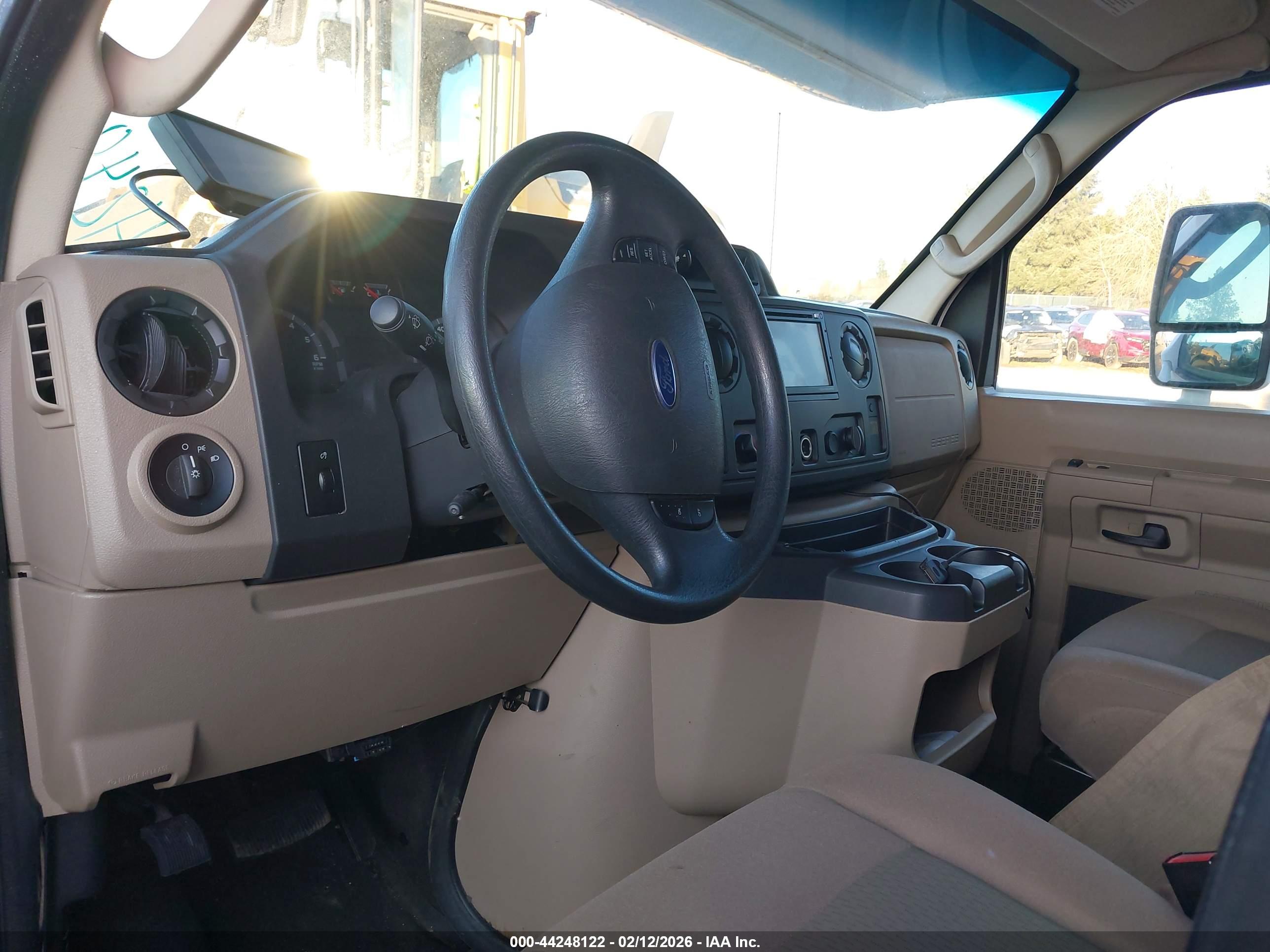 FORD E-450 image 5
