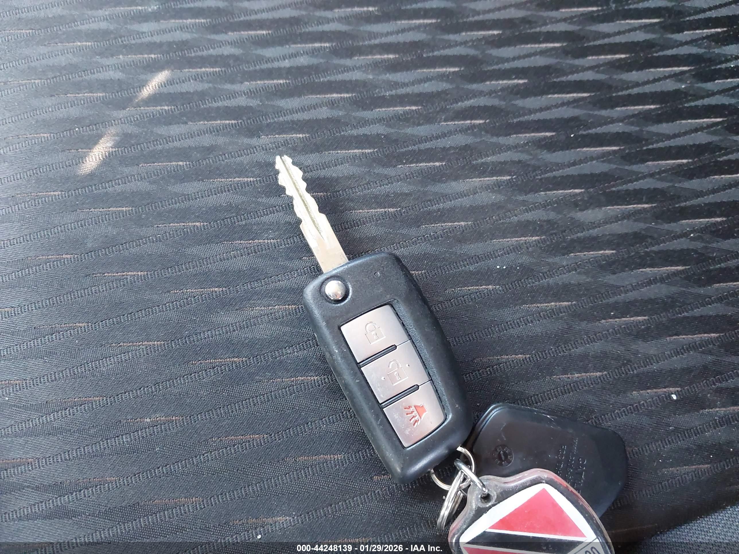 NISSAN ROGUE image 11