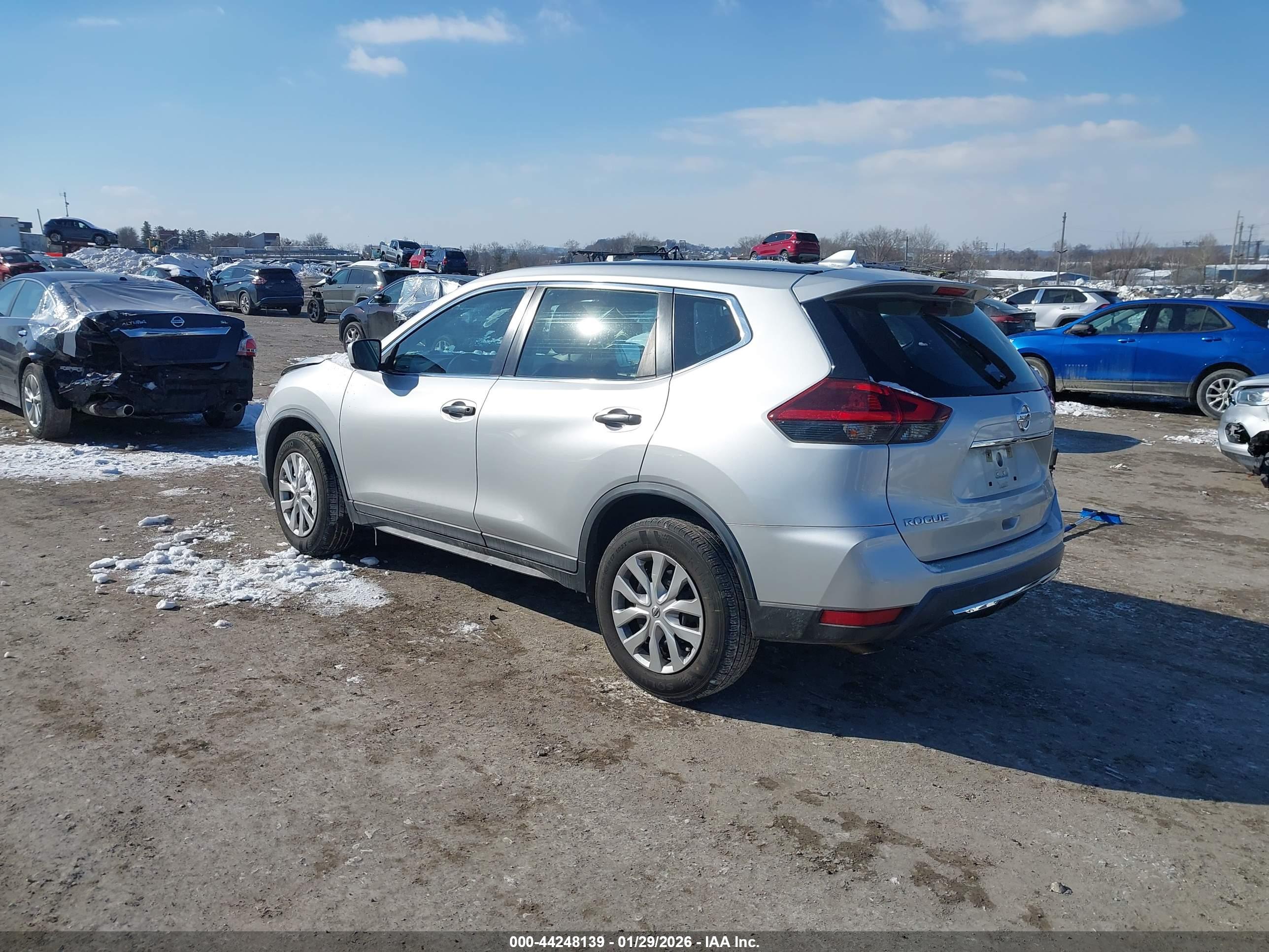 NISSAN ROGUE image 3