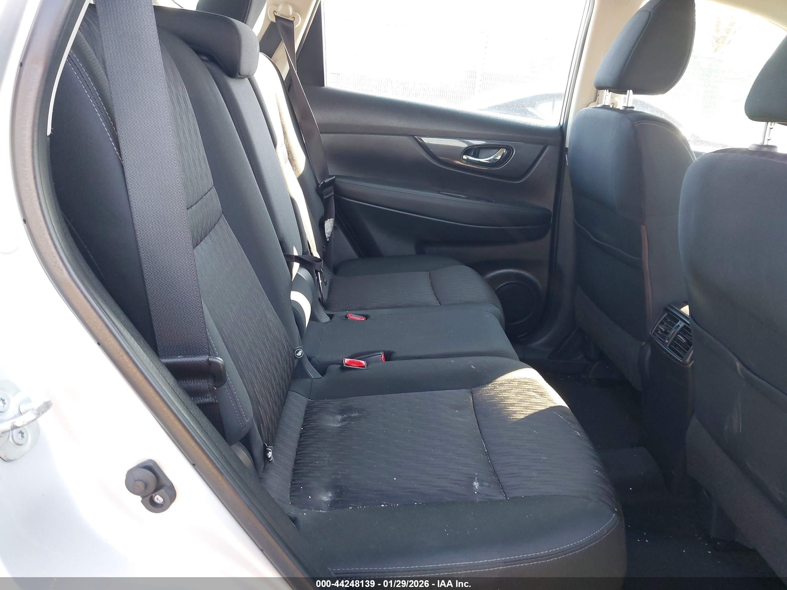 NISSAN ROGUE image 8