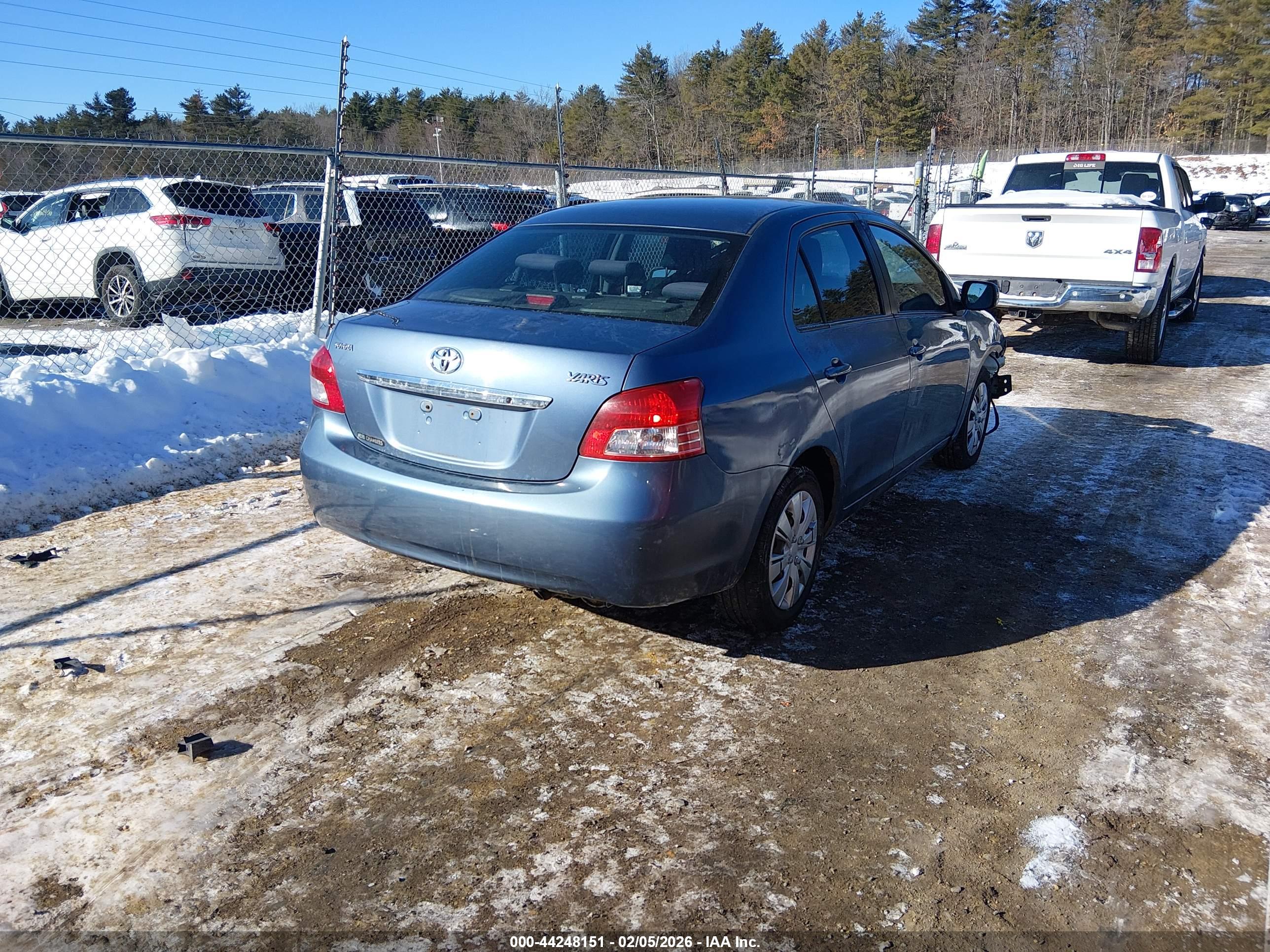 TOYOTA YARIS image 4