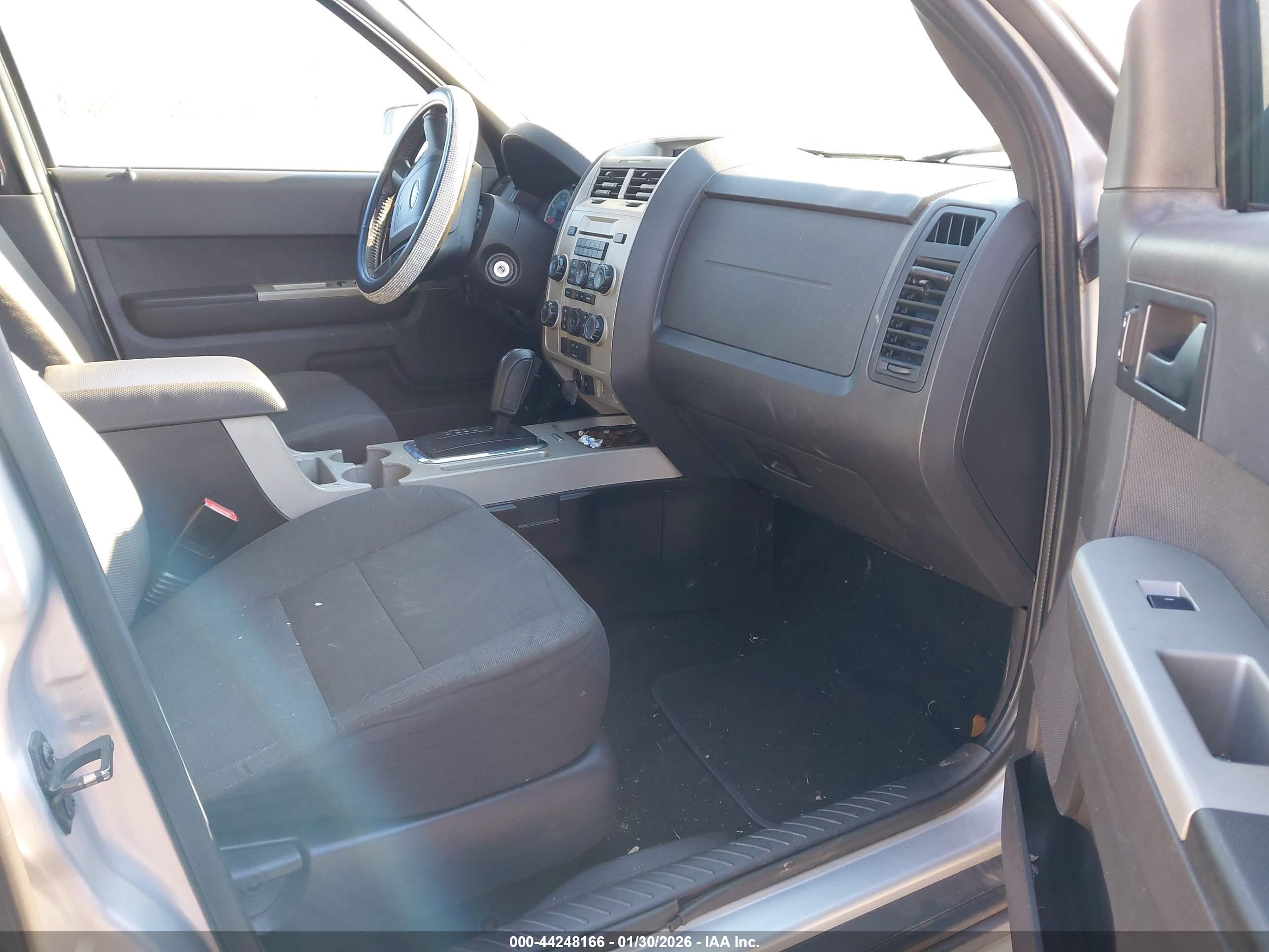 FORD ESCAPE image 5