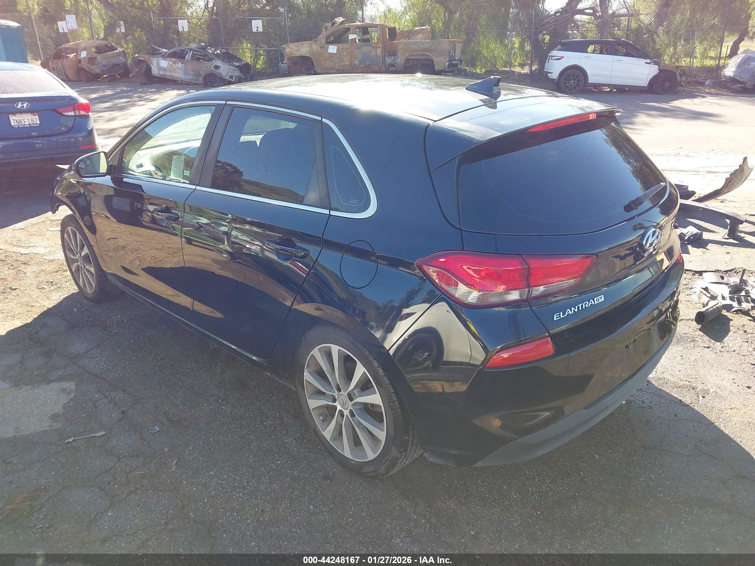 HYUNDAI ELANTRA image 3