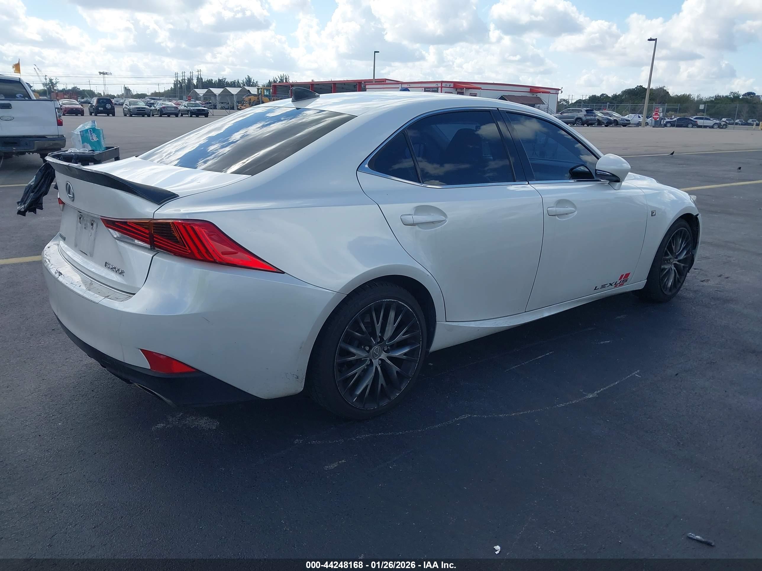 LEXUS IS image 4