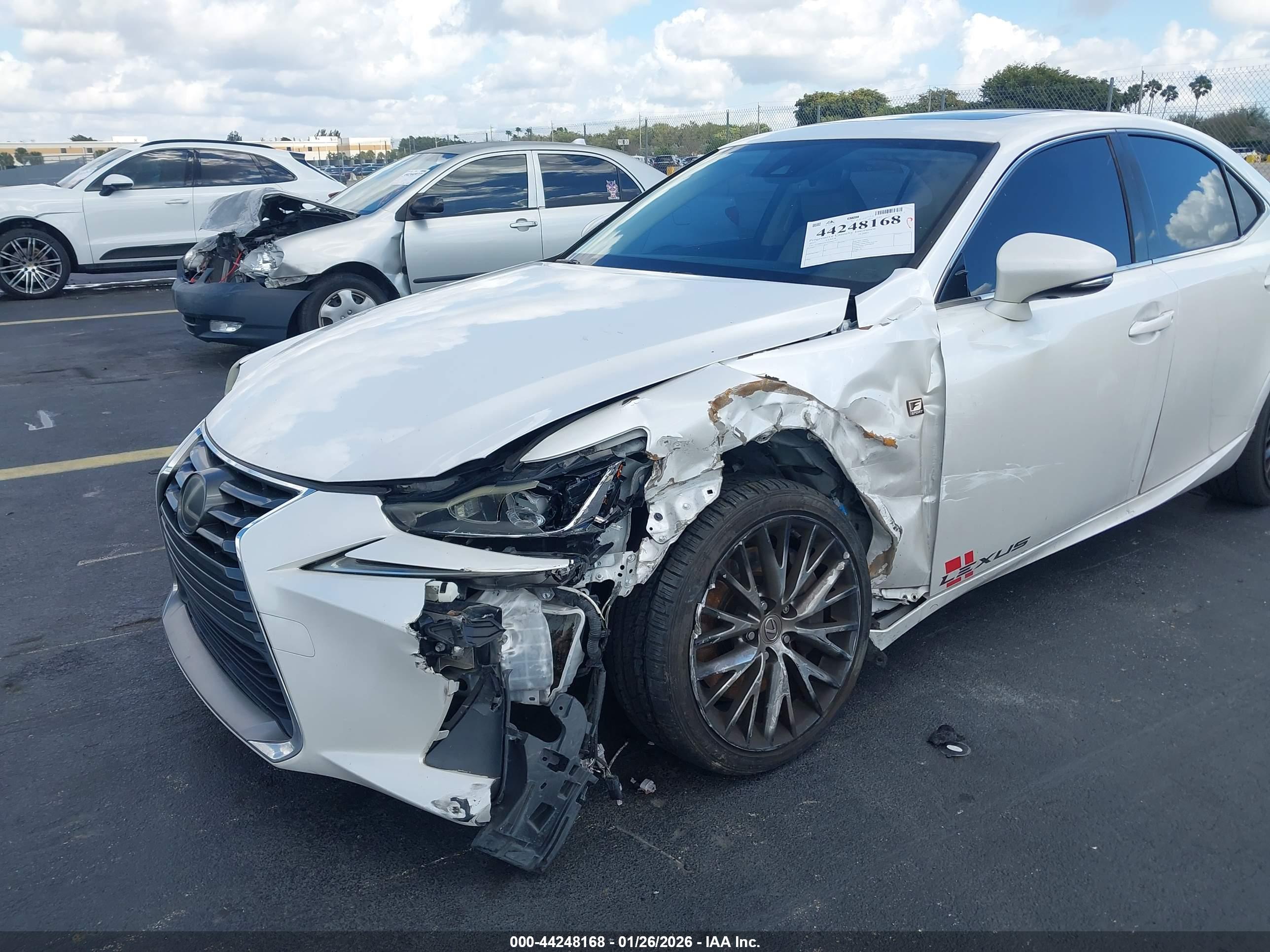 LEXUS IS image 6