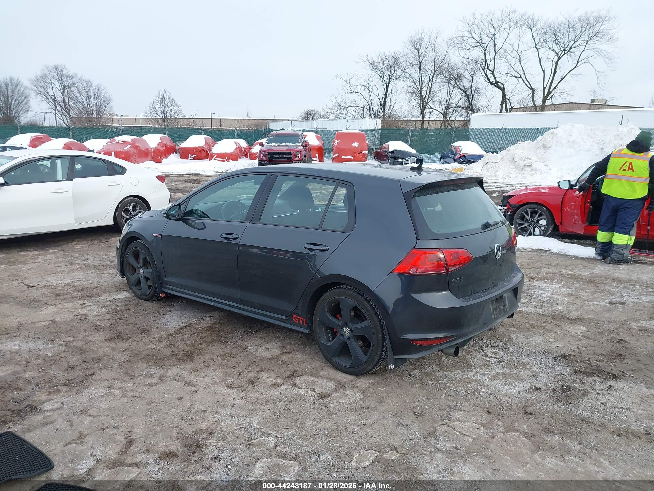 VOLKSWAGEN GOLF image 3