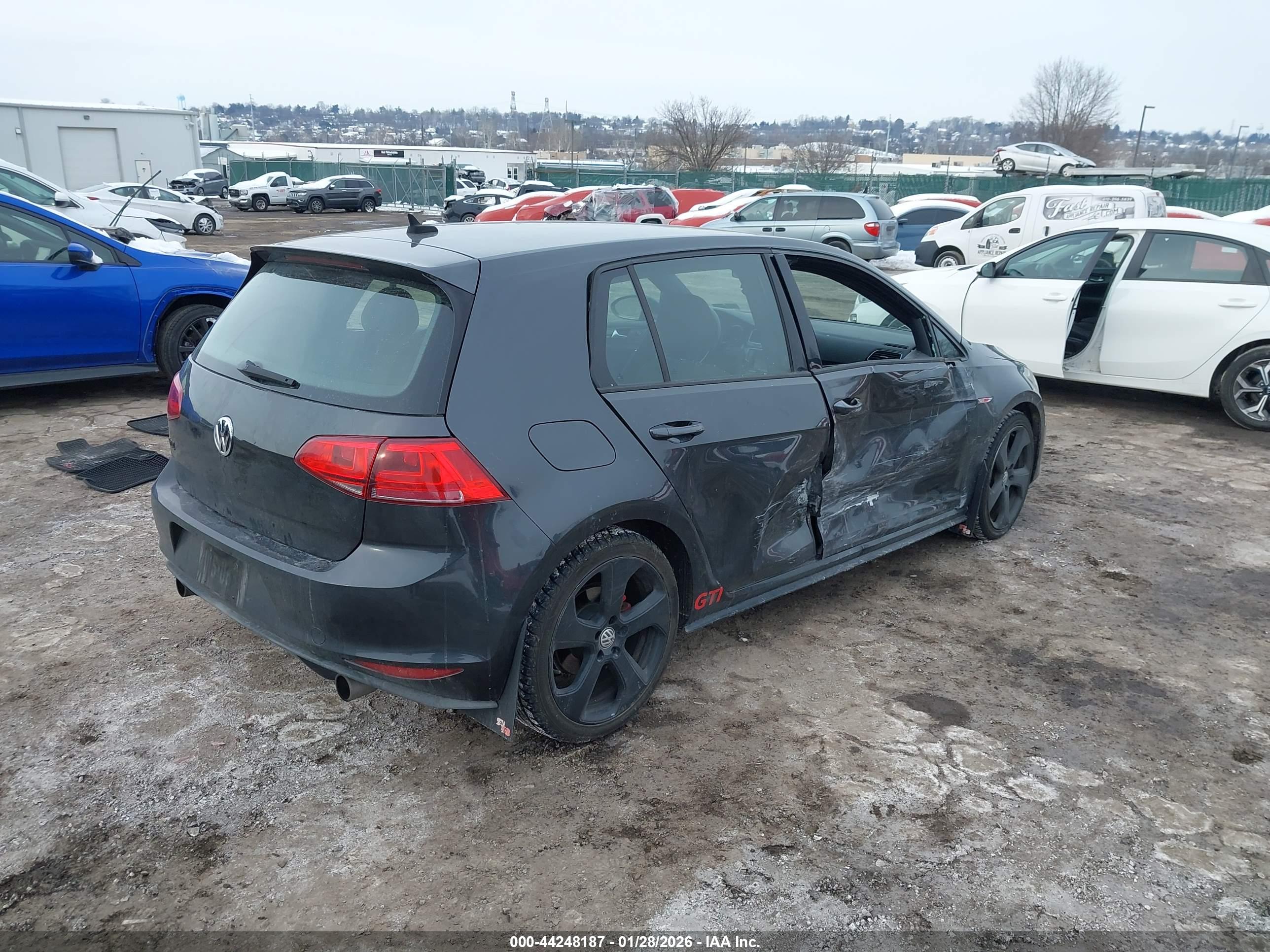 VOLKSWAGEN GOLF image 4