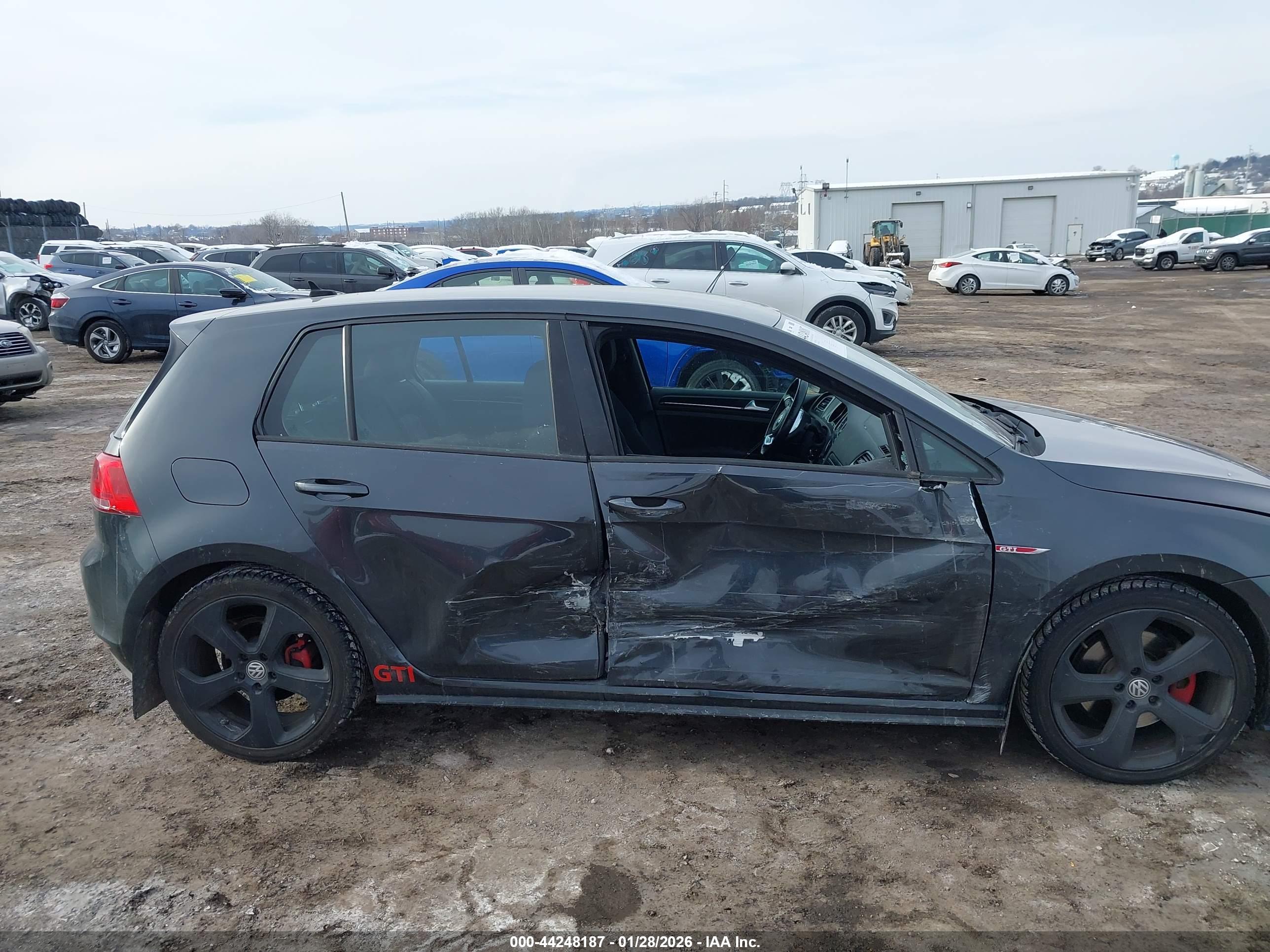 VOLKSWAGEN GOLF image 6