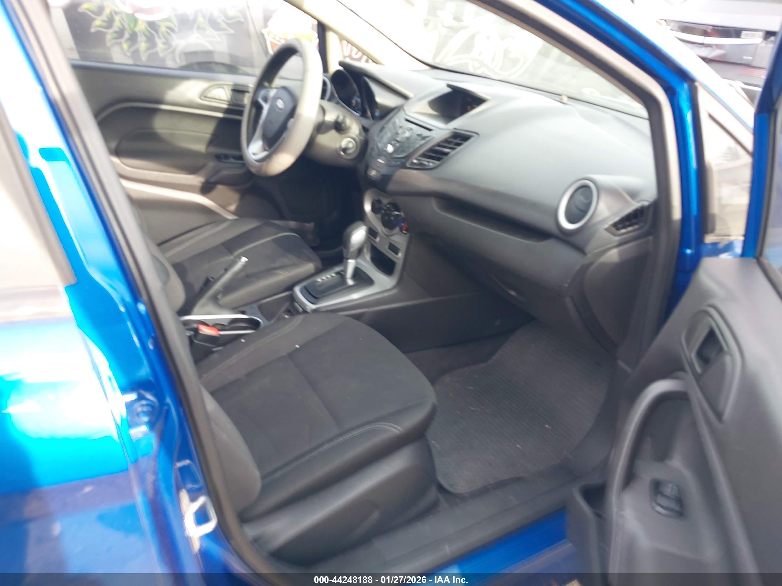 FORD FIESTA image 5