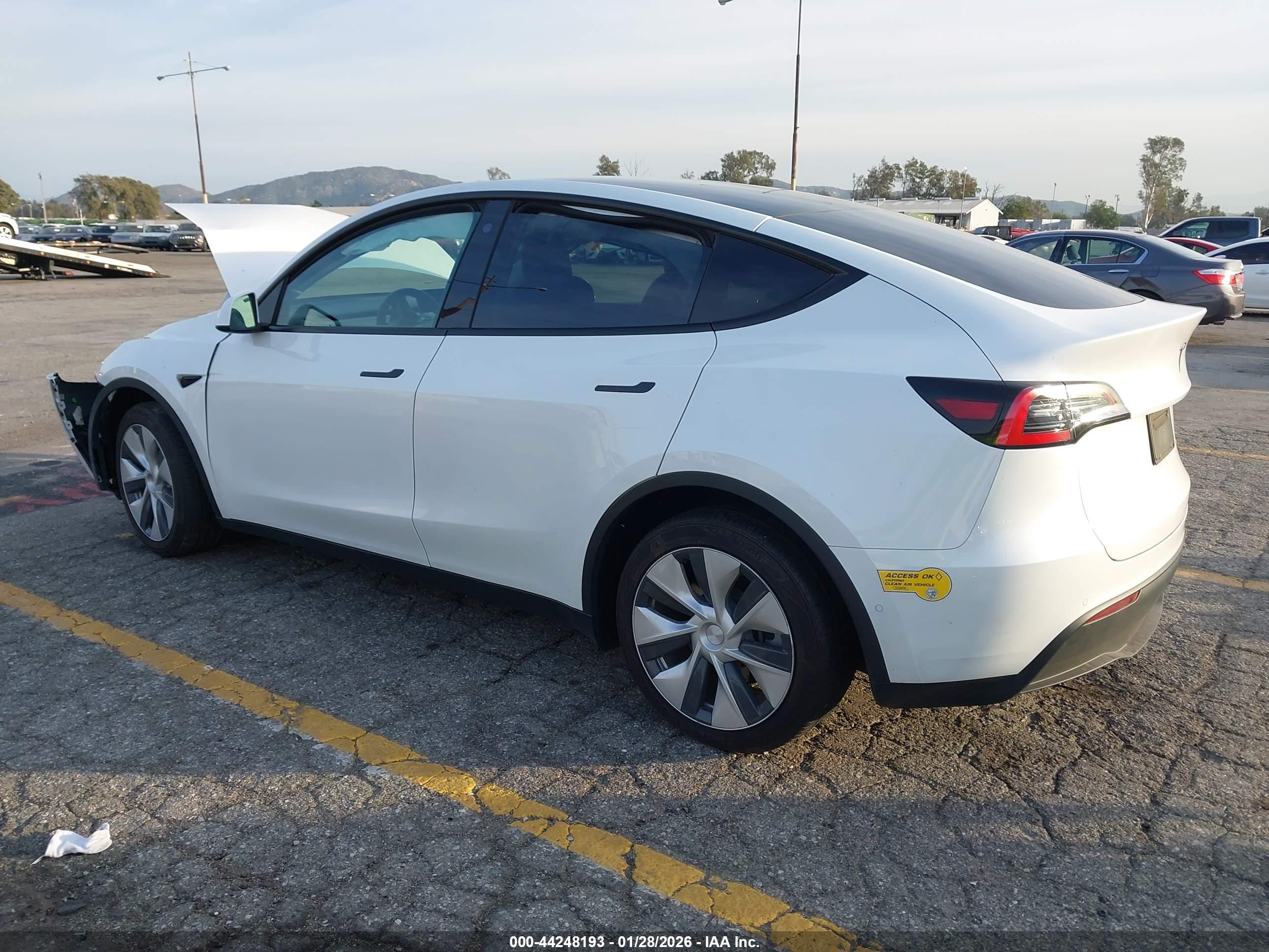 TESLA MODEL image 3