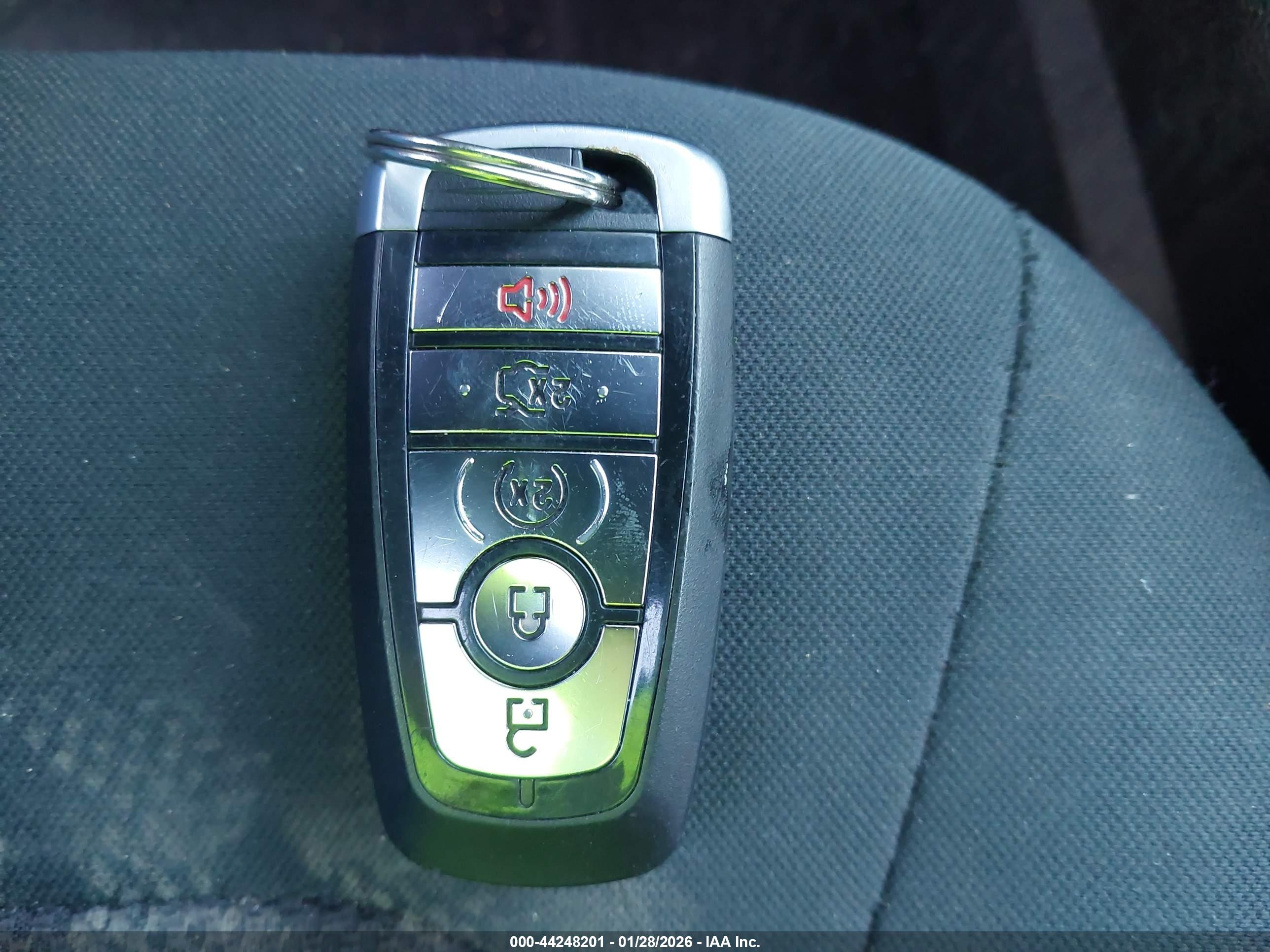 FORD FUSION image 11
