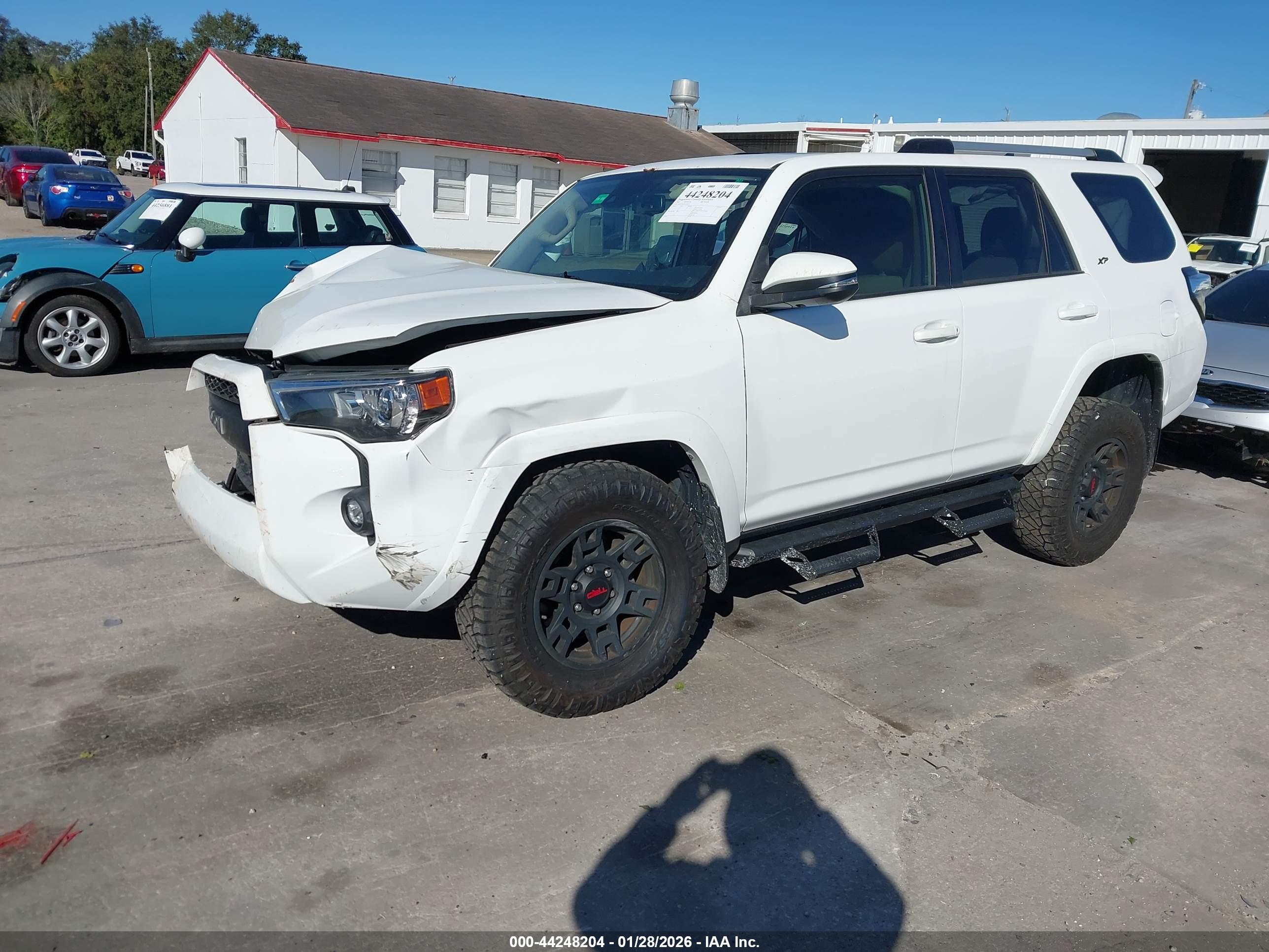 TOYOTA 4RUNNER image 2
