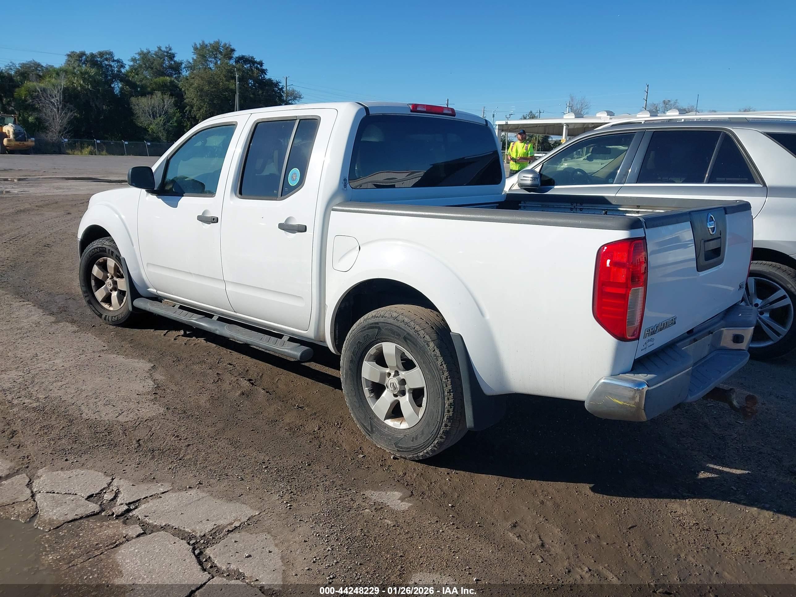 NISSAN FRONTIER image 3
