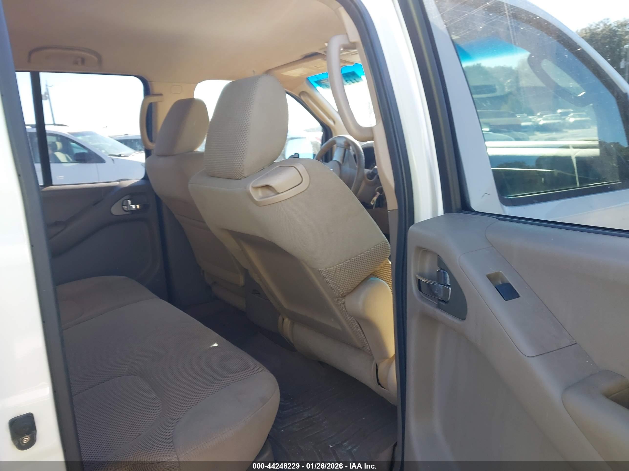 NISSAN FRONTIER image 8