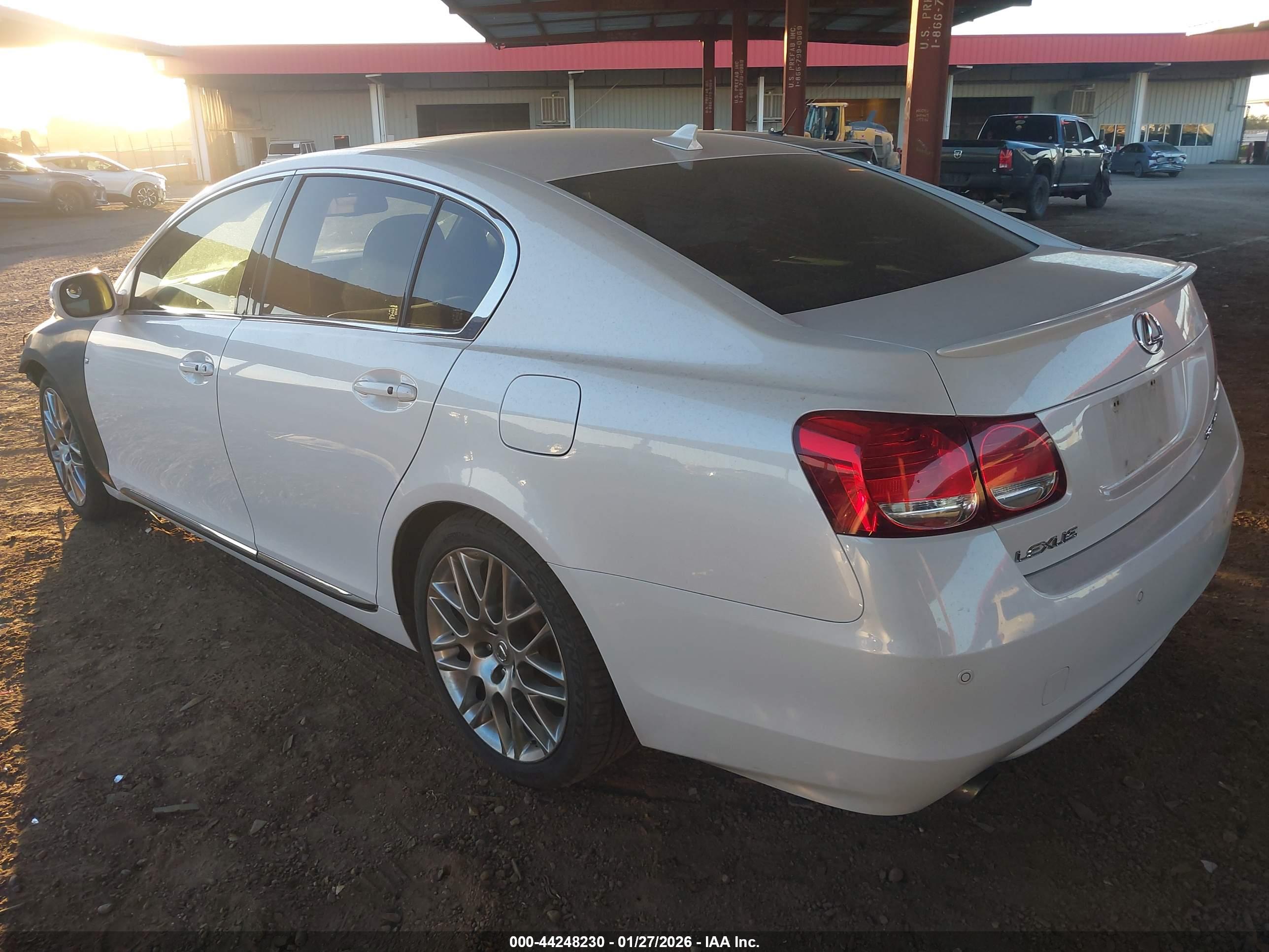 LEXUS GS image 3