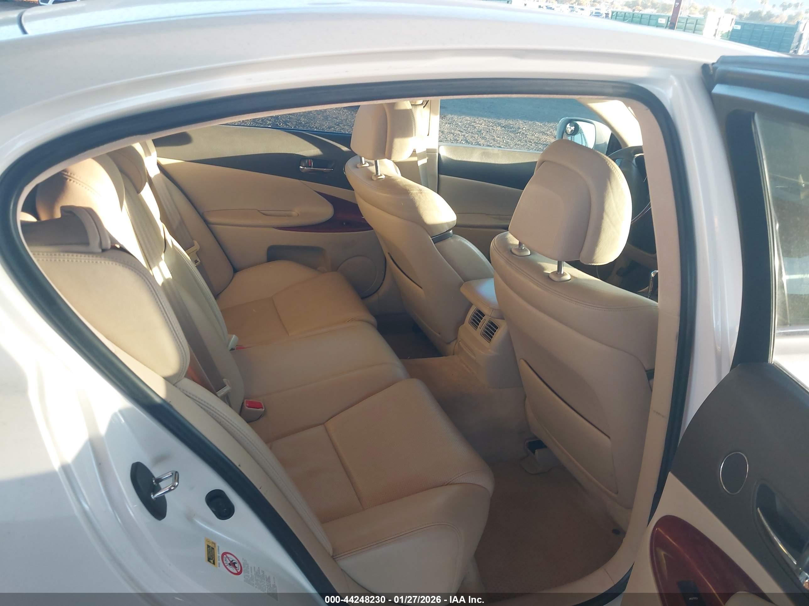 LEXUS GS image 8