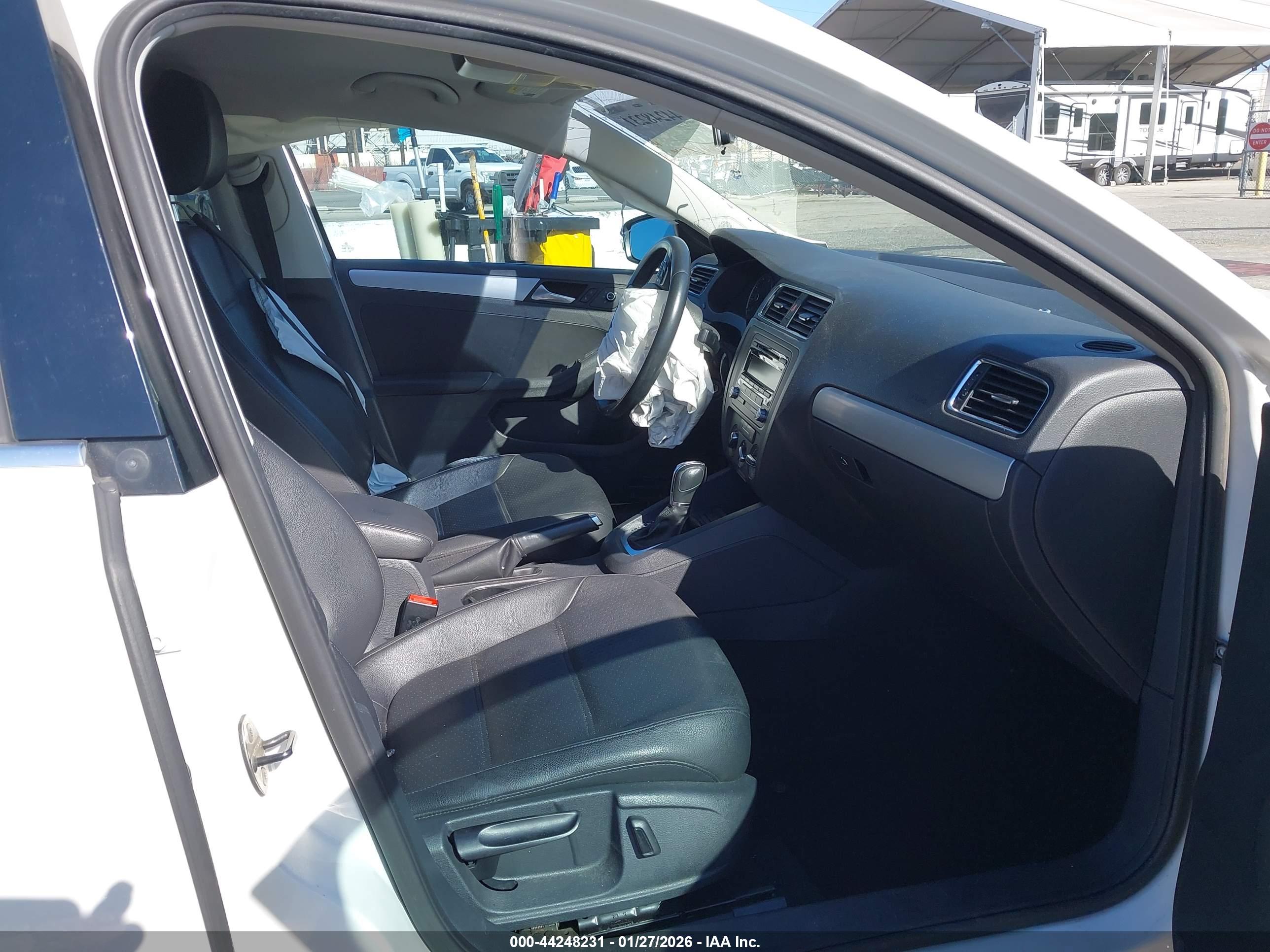 VOLKSWAGEN JETTA image 5