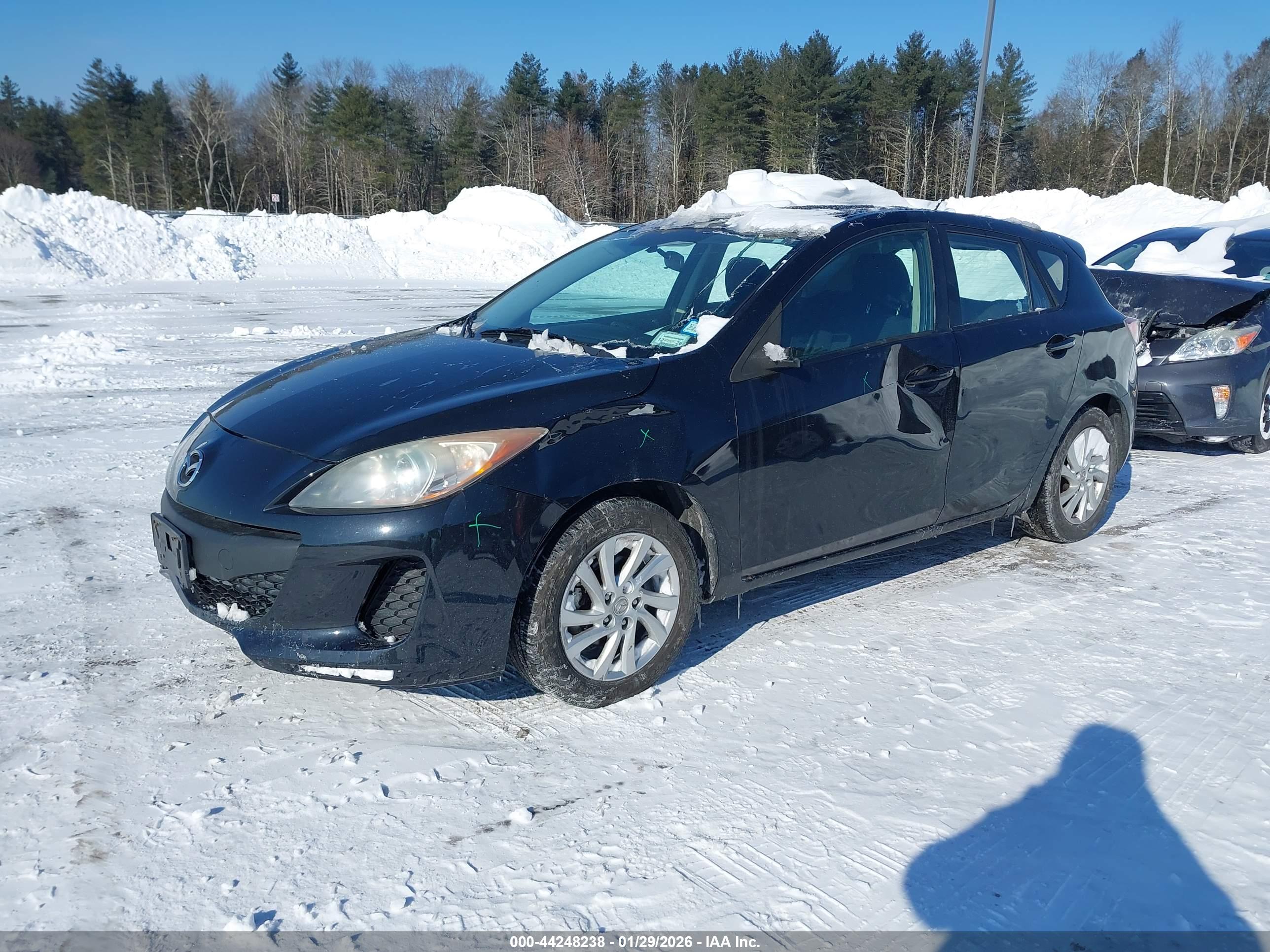 MAZDA MAZDA3 image 2