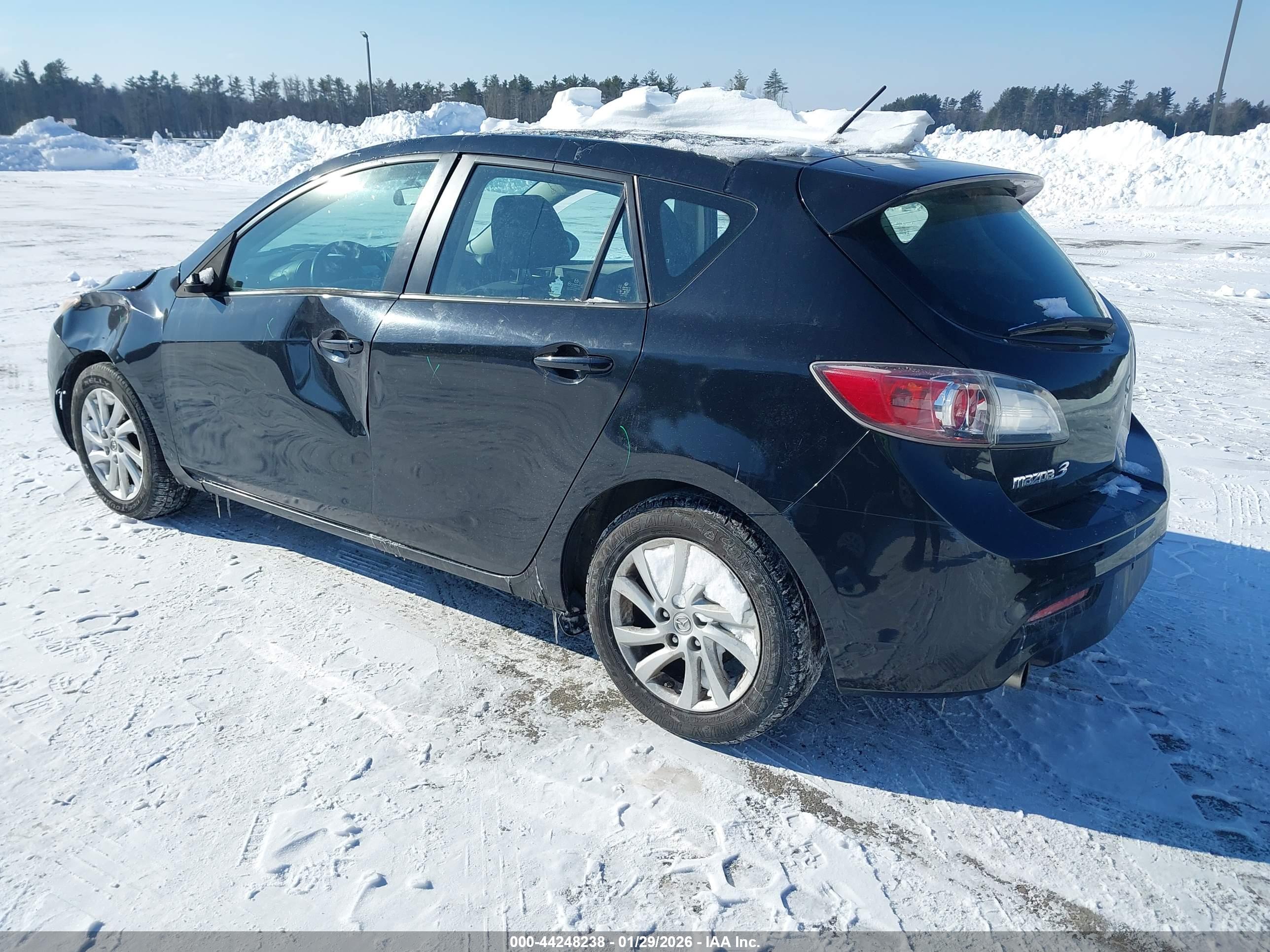 MAZDA MAZDA3 image 3
