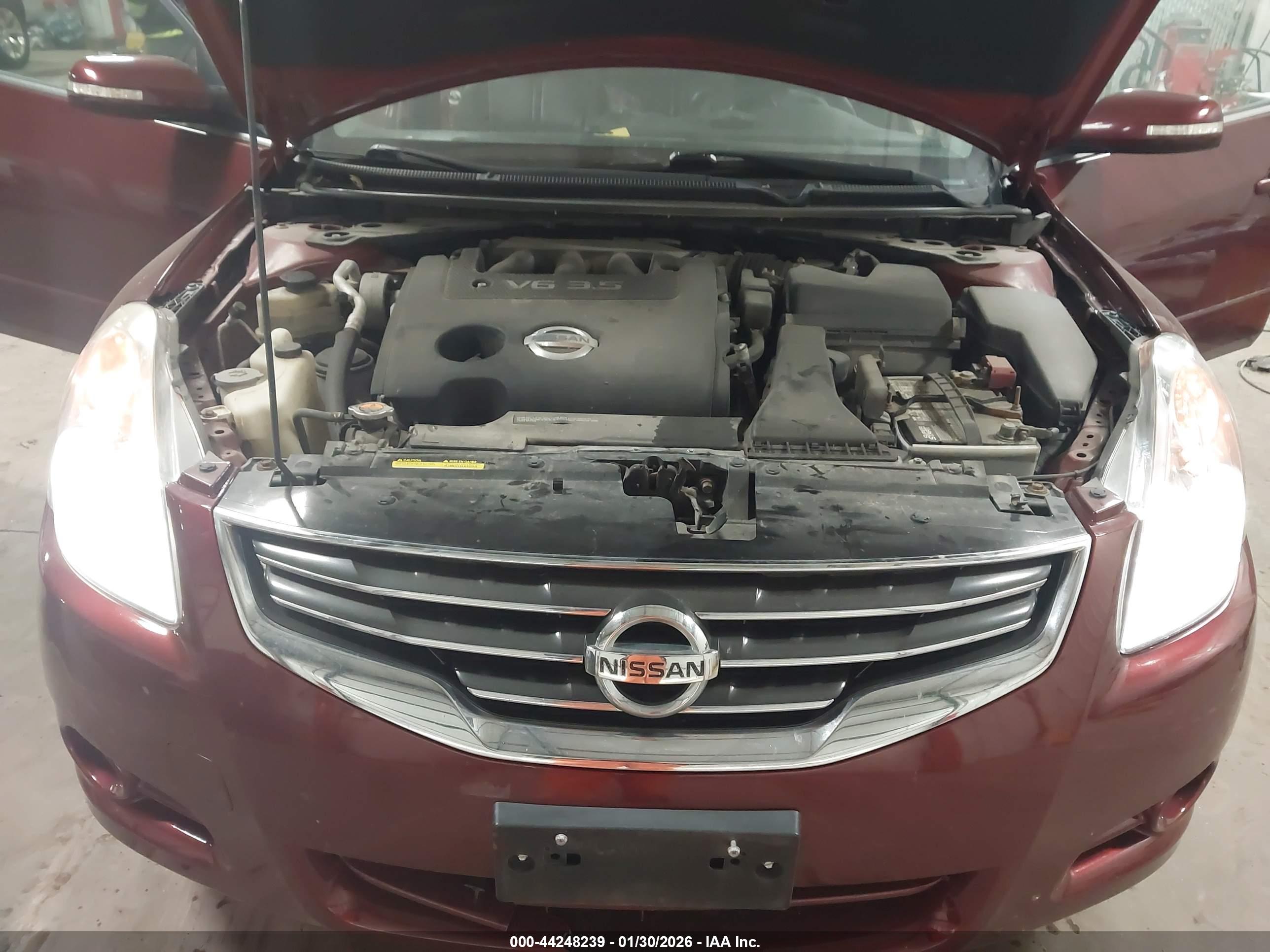 NISSAN ALTIMA image 10