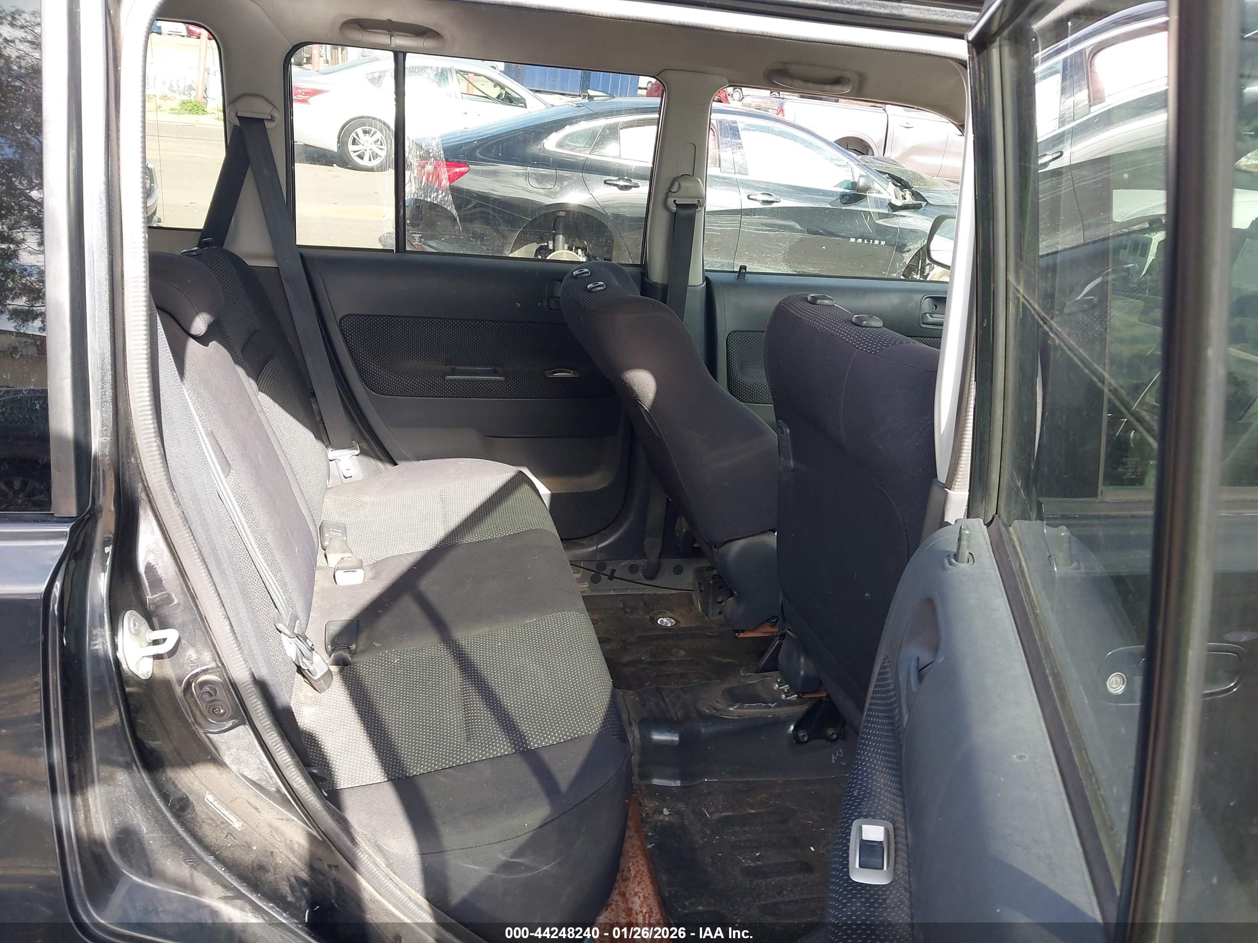 SCION XB image 8