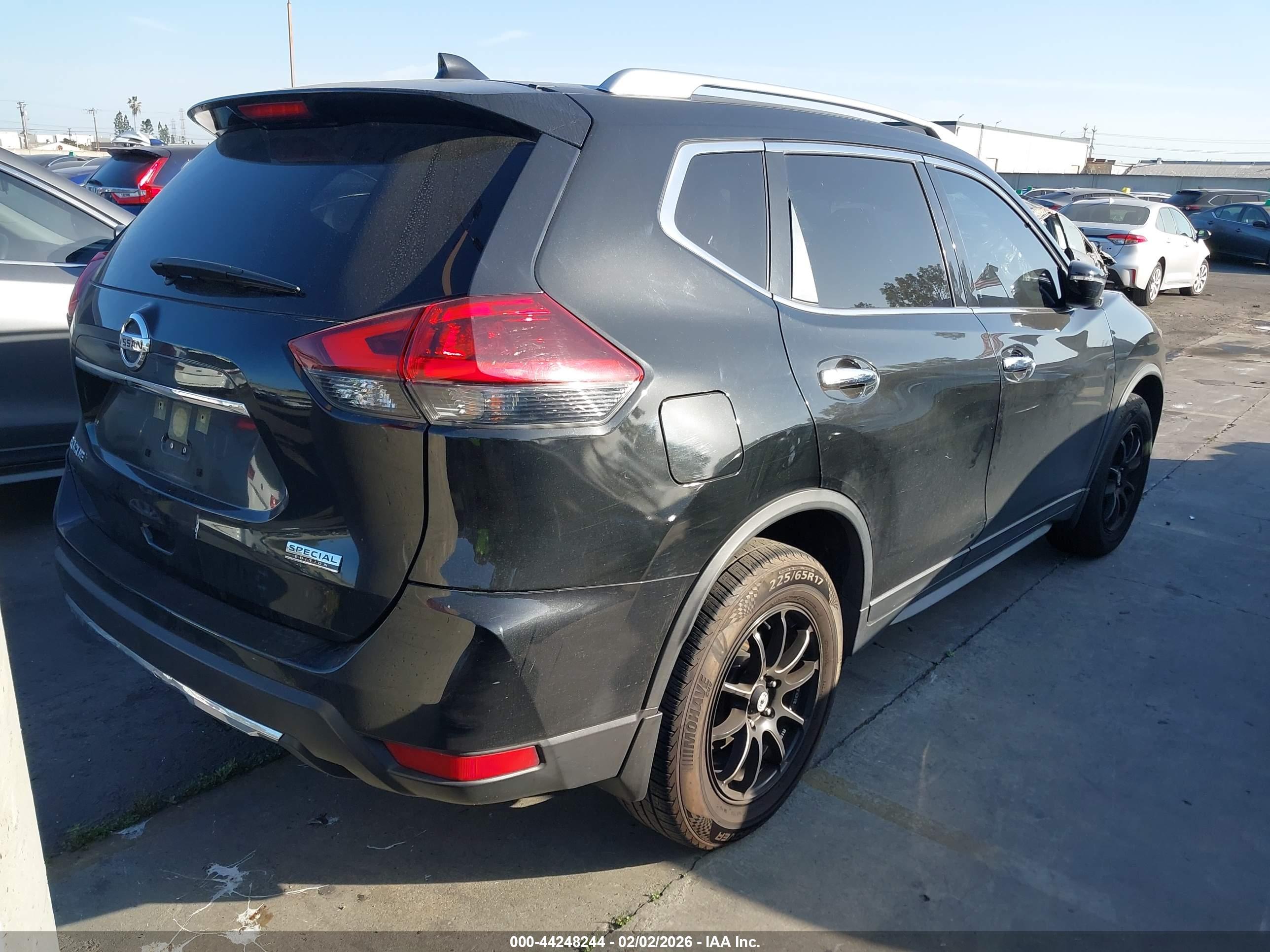 NISSAN ROGUE image 4