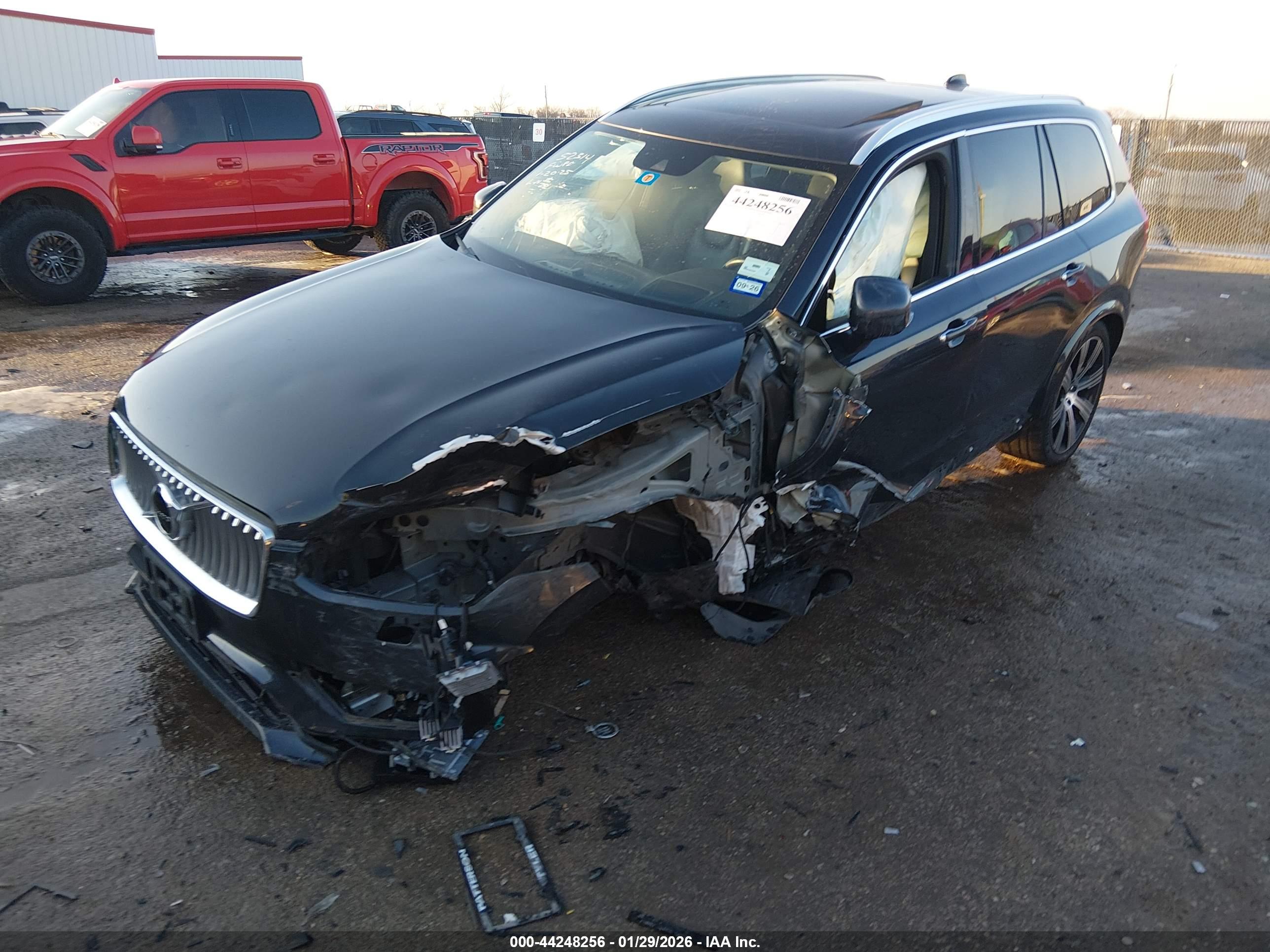 VOLVO XC90 image 2