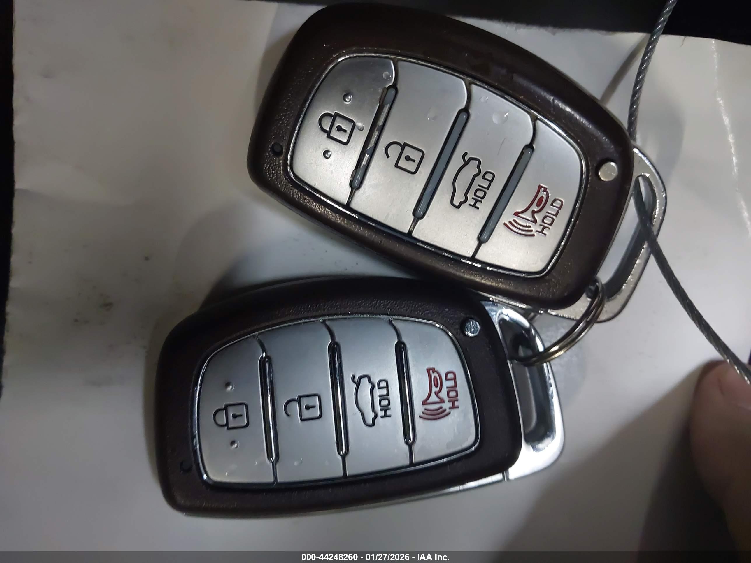HYUNDAI ELANTRA image 11