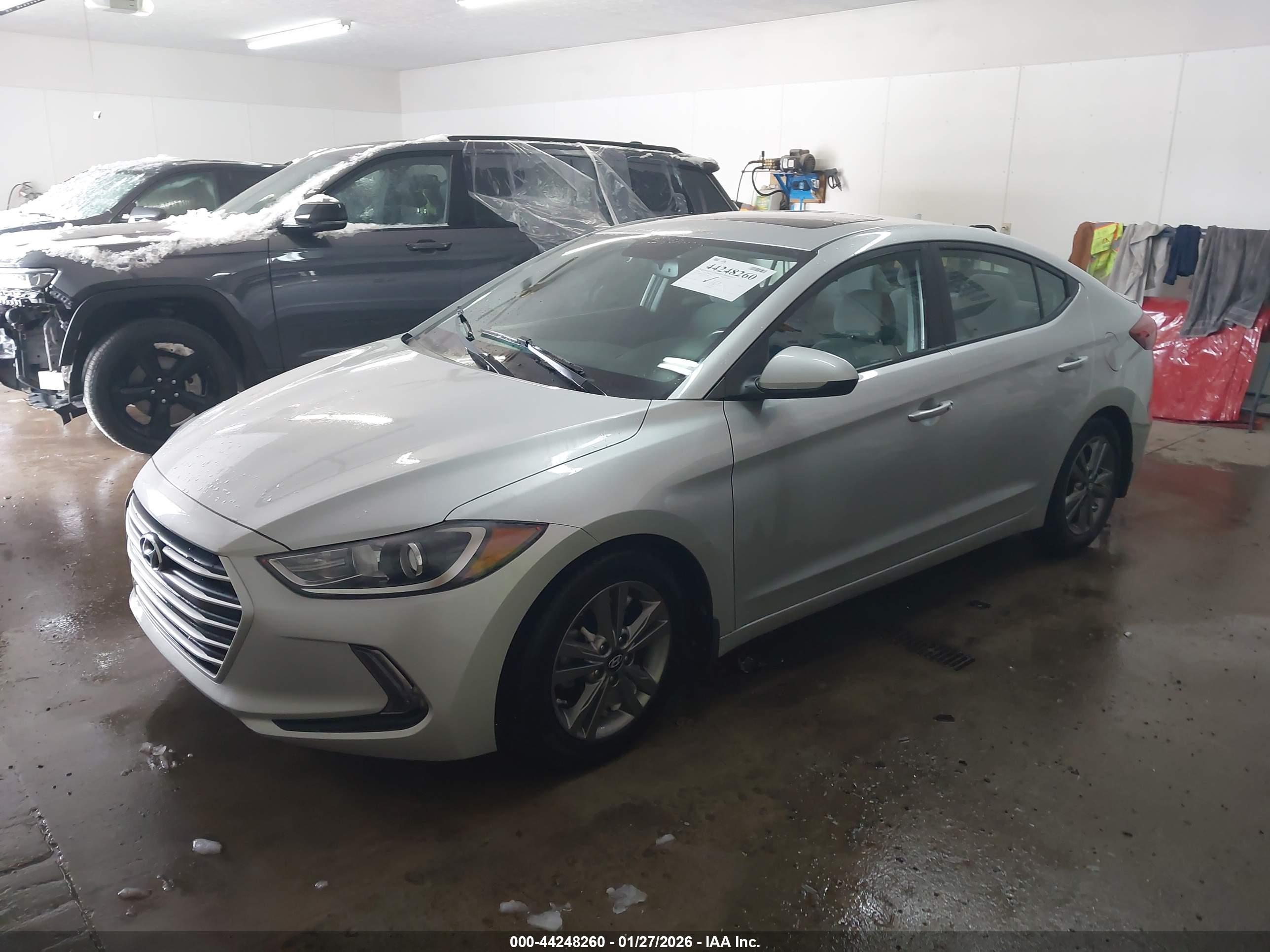 HYUNDAI ELANTRA image 2