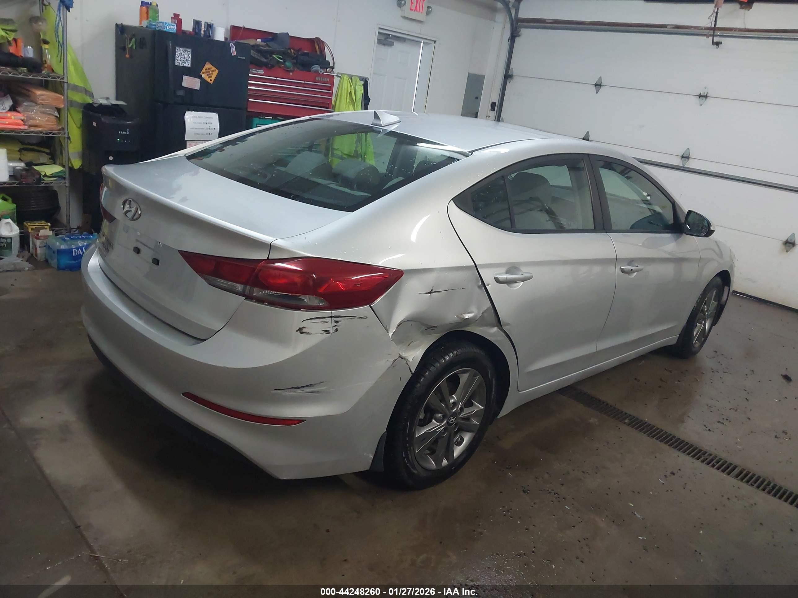 HYUNDAI ELANTRA image 4