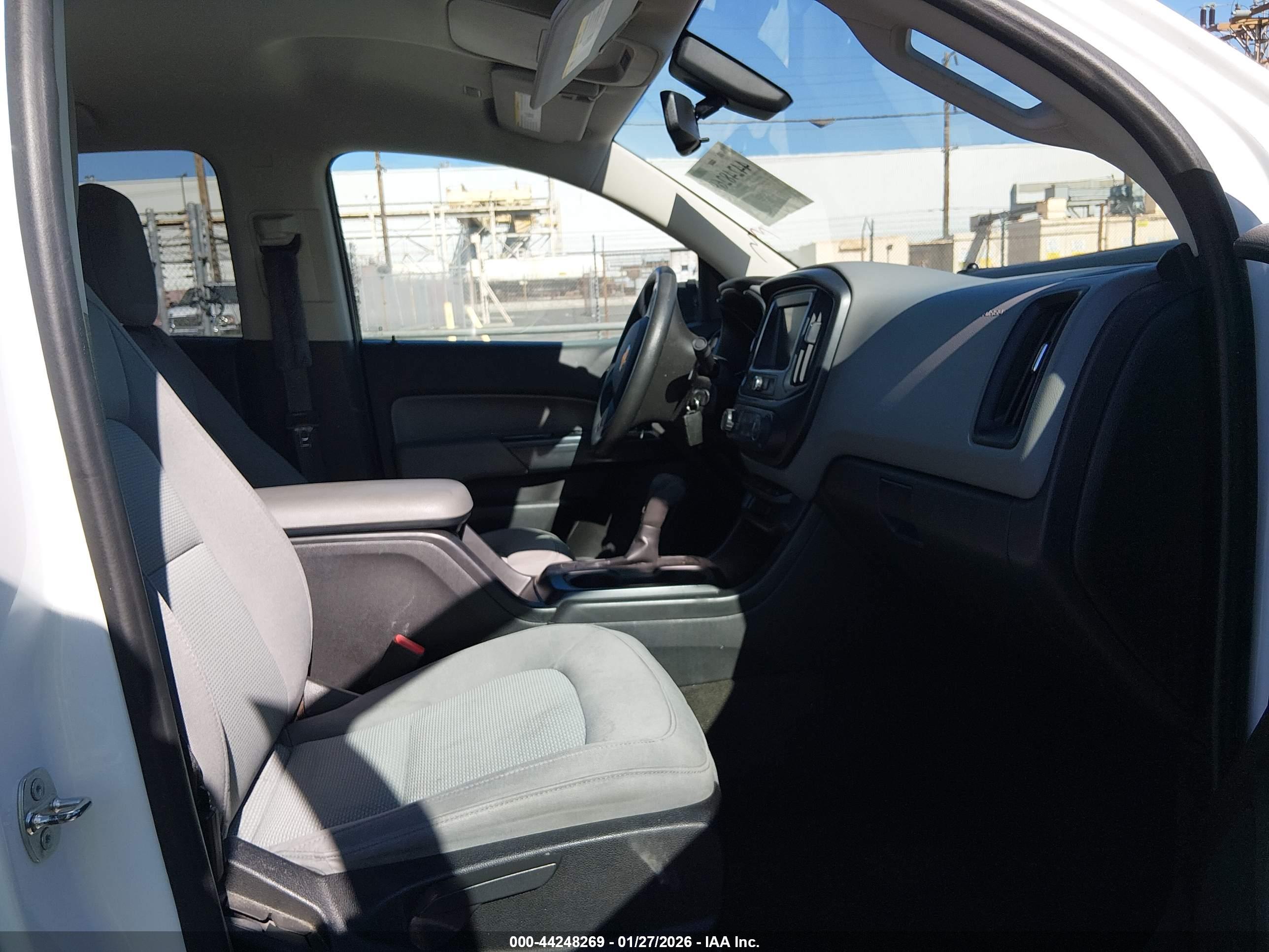CHEVROLET COLORADO image 5
