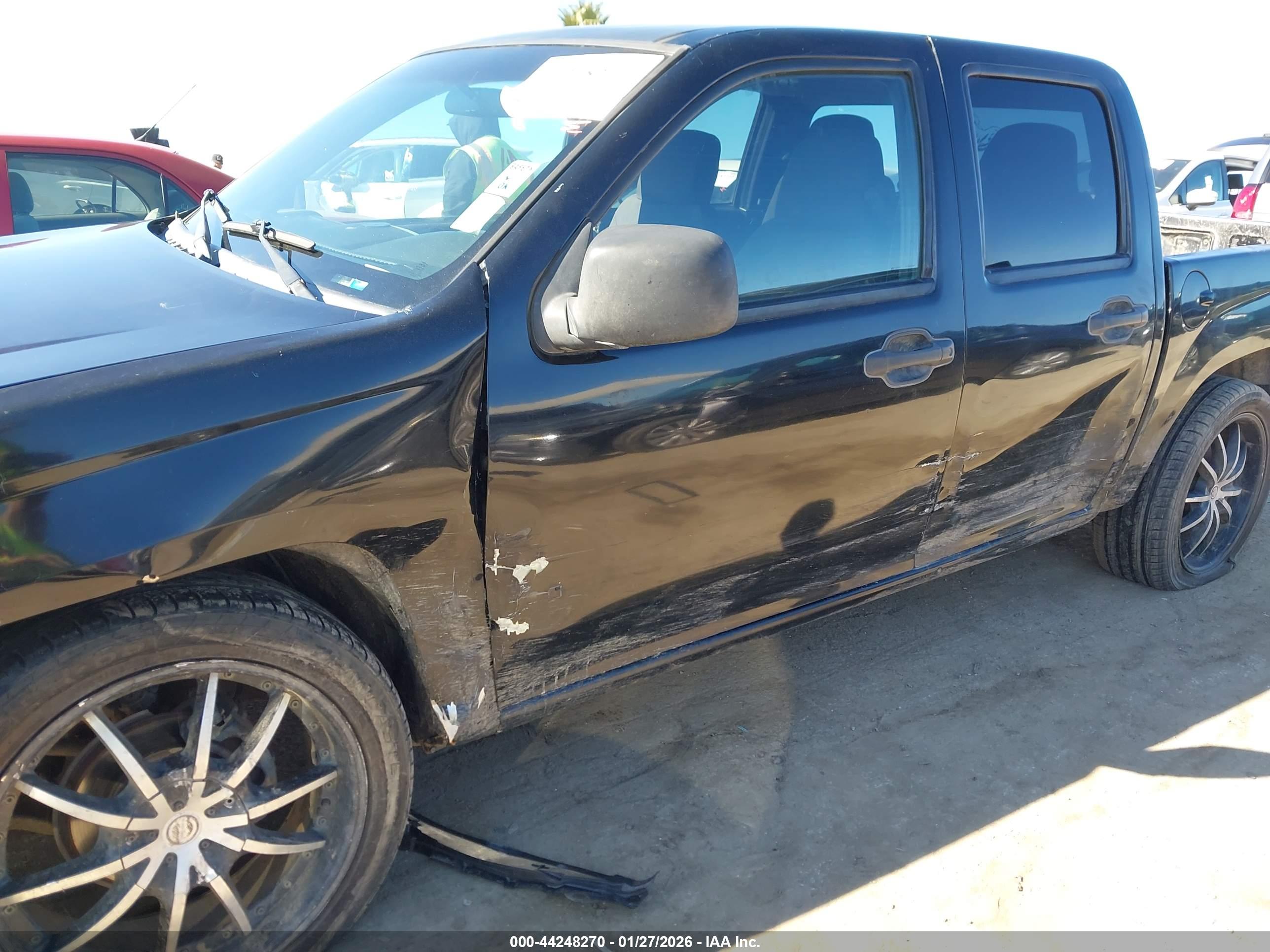 CHEVROLET COLORADO image 6