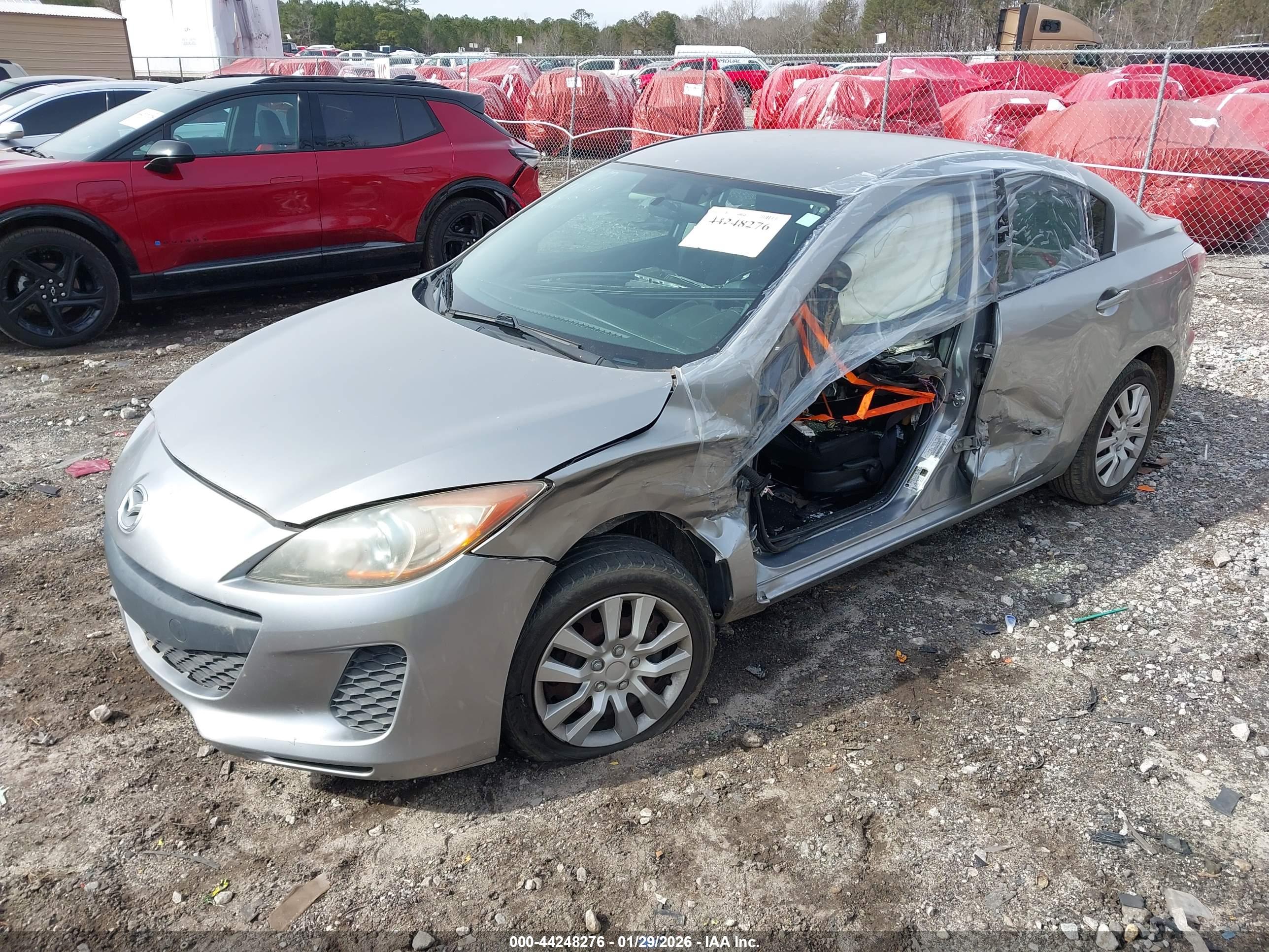 MAZDA MAZDA3 image 2