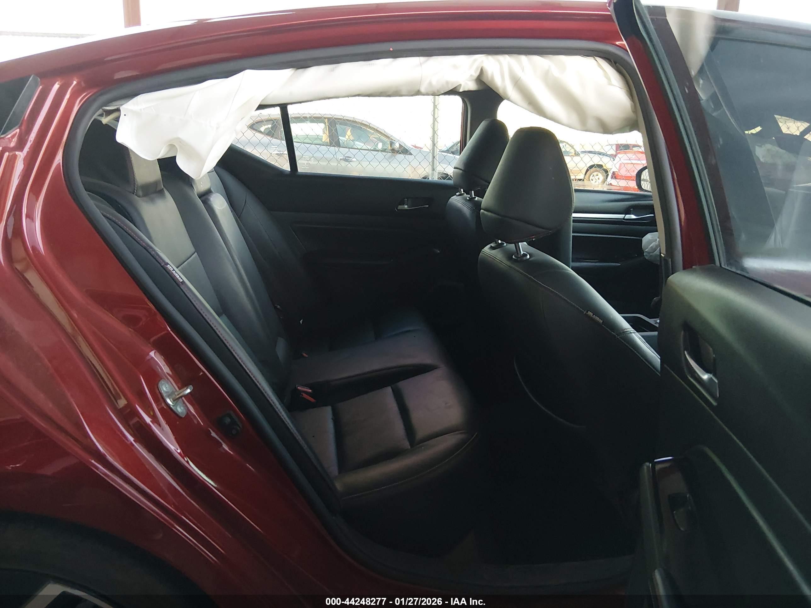 NISSAN ALTIMA image 8