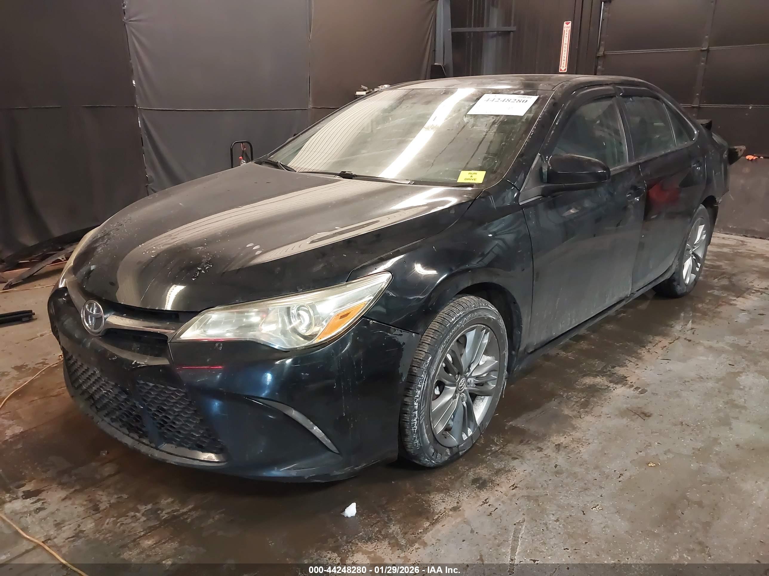 TOYOTA CAMRY image 2