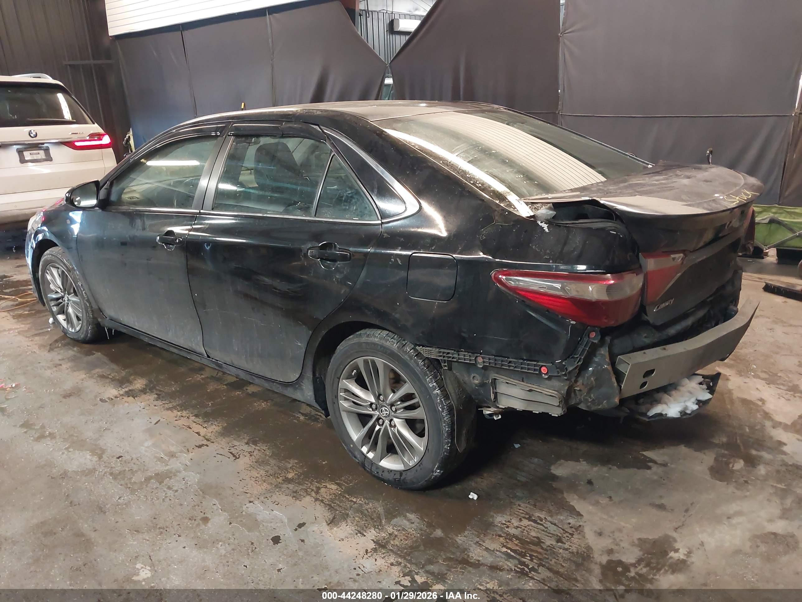 TOYOTA CAMRY image 3