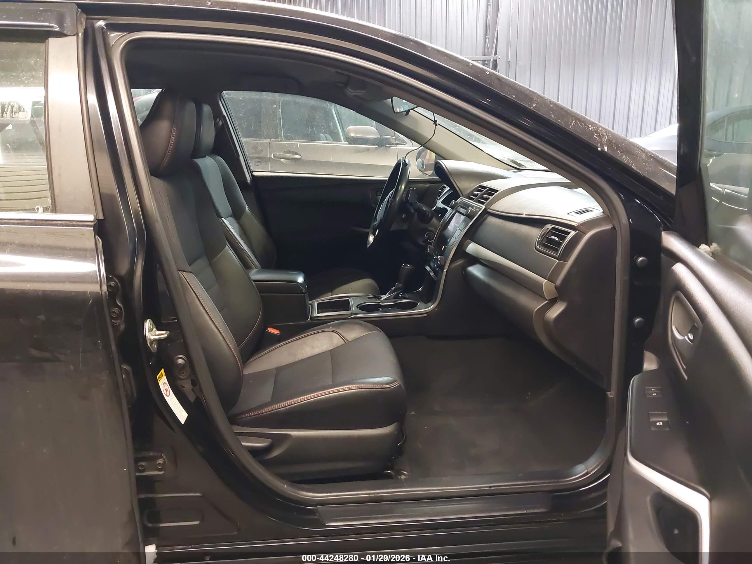 TOYOTA CAMRY image 5