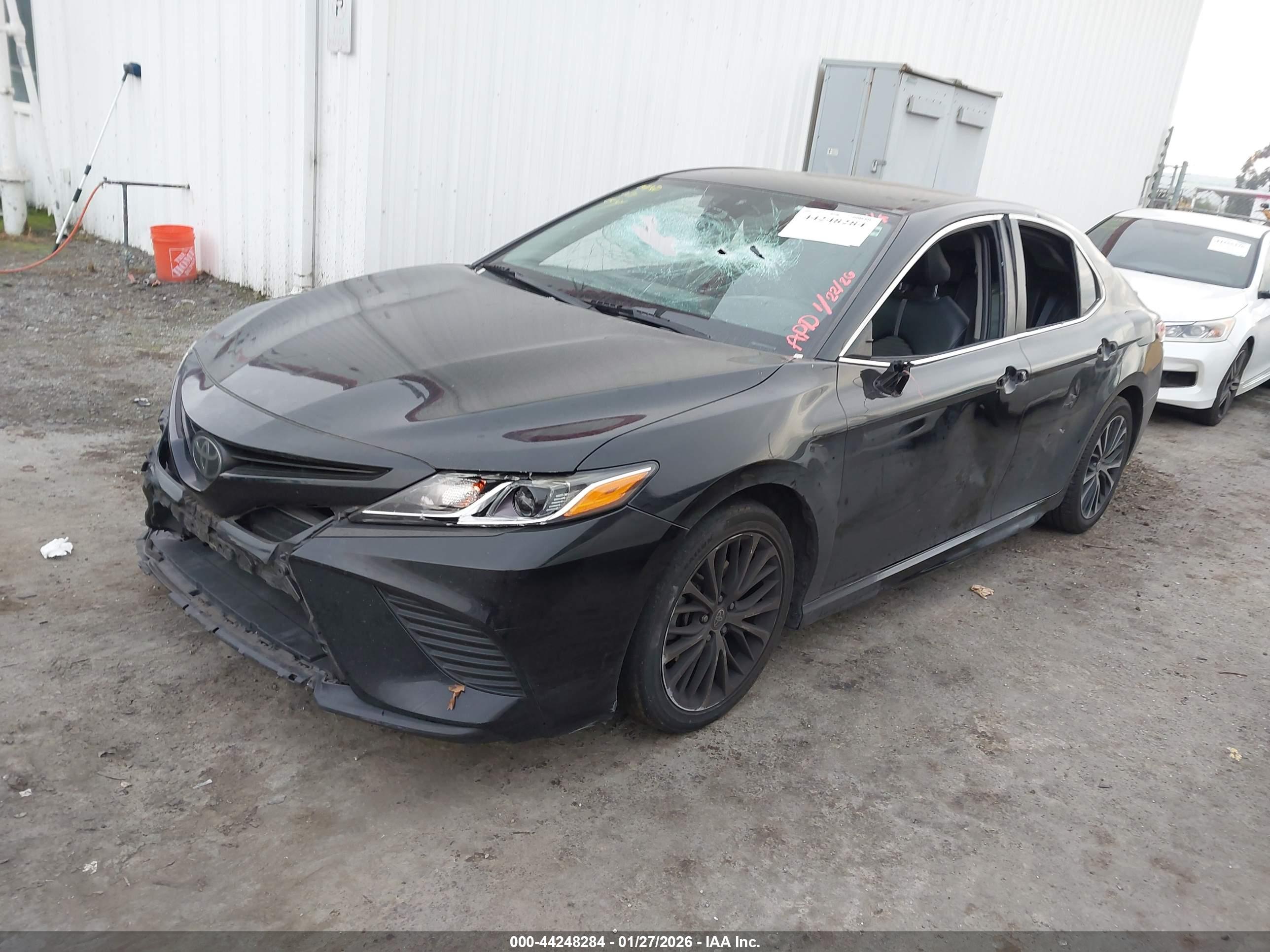 TOYOTA CAMRY image 2