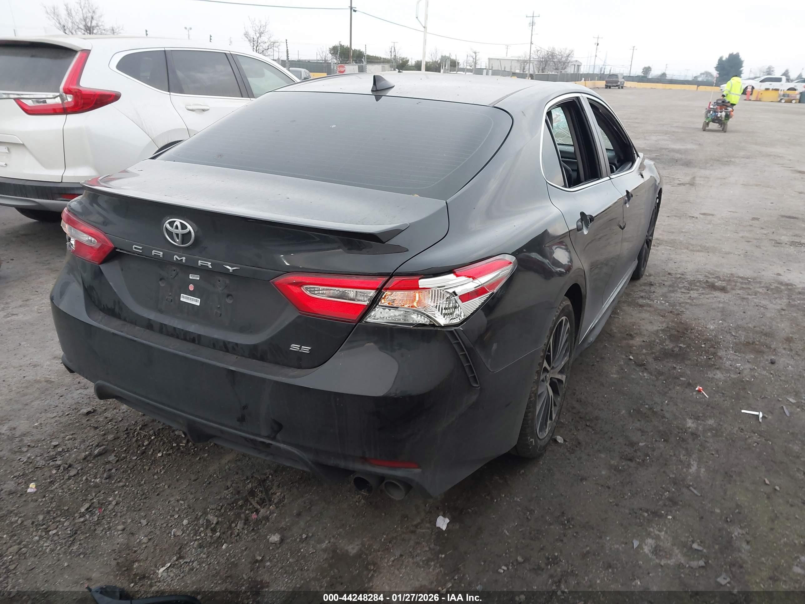 TOYOTA CAMRY image 4